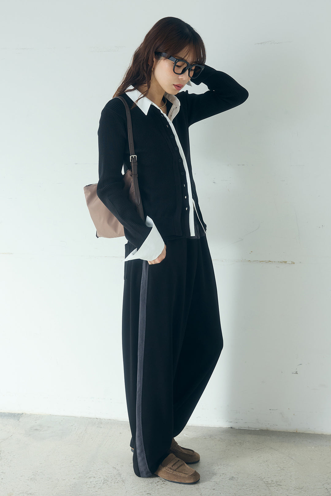 [SET]シャツドッキングボタンニットカーディガン+異素材切り替えスウェットパンツ(2set)