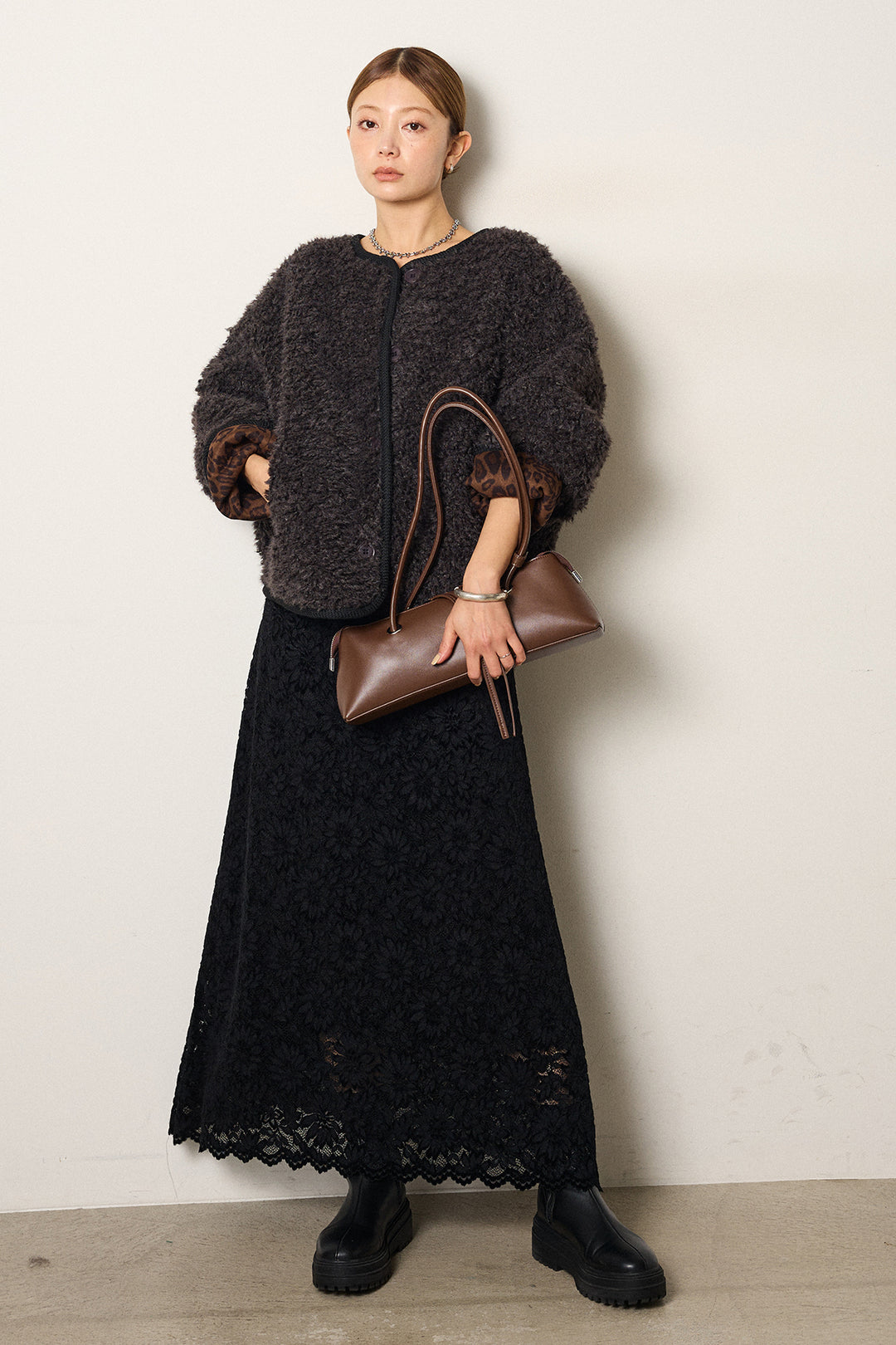 [SET]ノーカラー裏地レオパードボアアウター+花柄刺繍ベロアフレアスカート(2set)