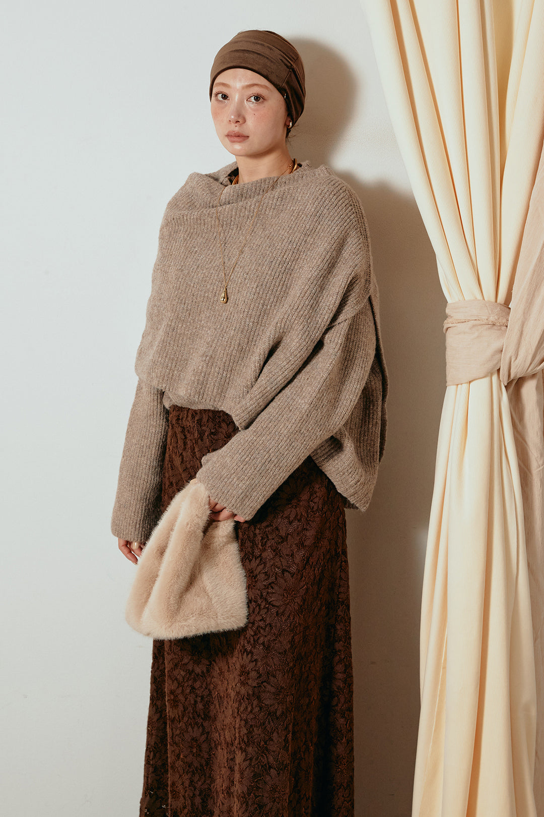 [SET]ケープデザインリブニットトップス+花柄刺繍ベロアフレアスカート(2set)