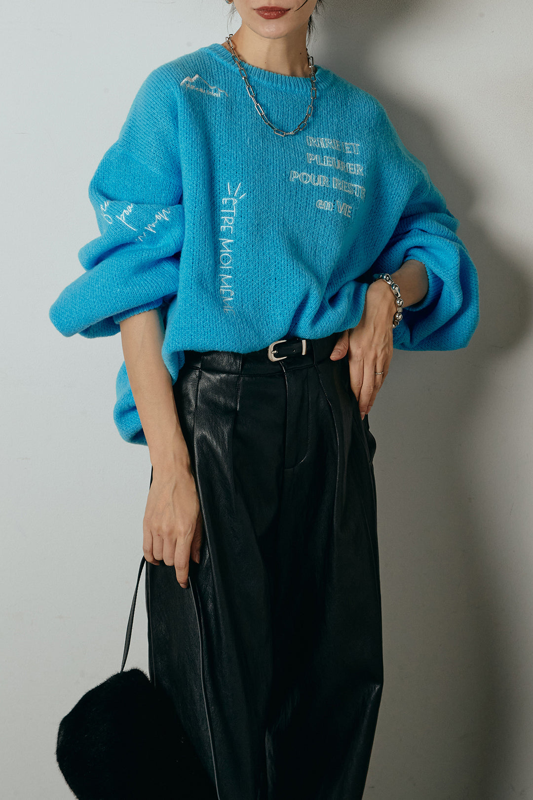 [SET]刺繍ロゴランダムデザインニットトップス+ベルト付きレザーライクタックパンツ(2set)