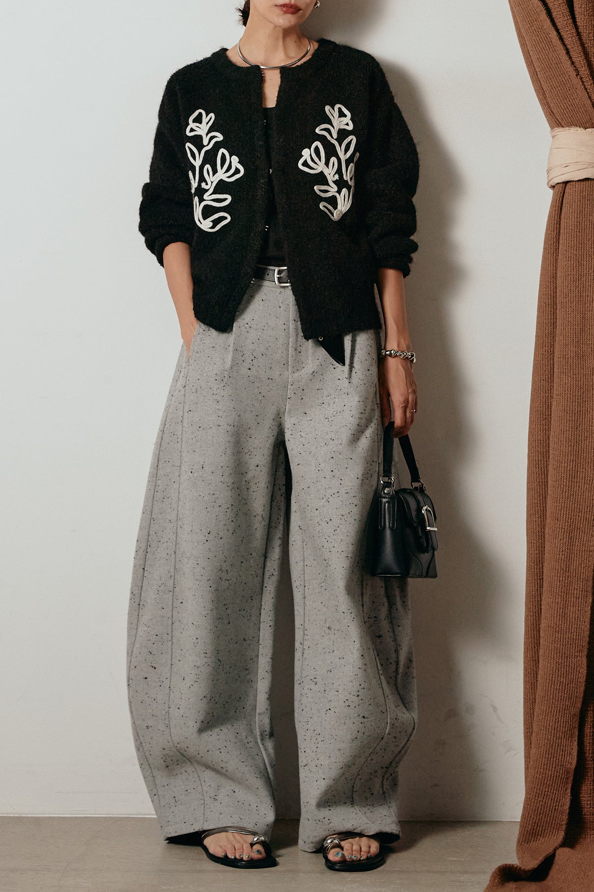 SET]テープ刺繍ニットカーディガン+ベルト付きネップツイードカーブ