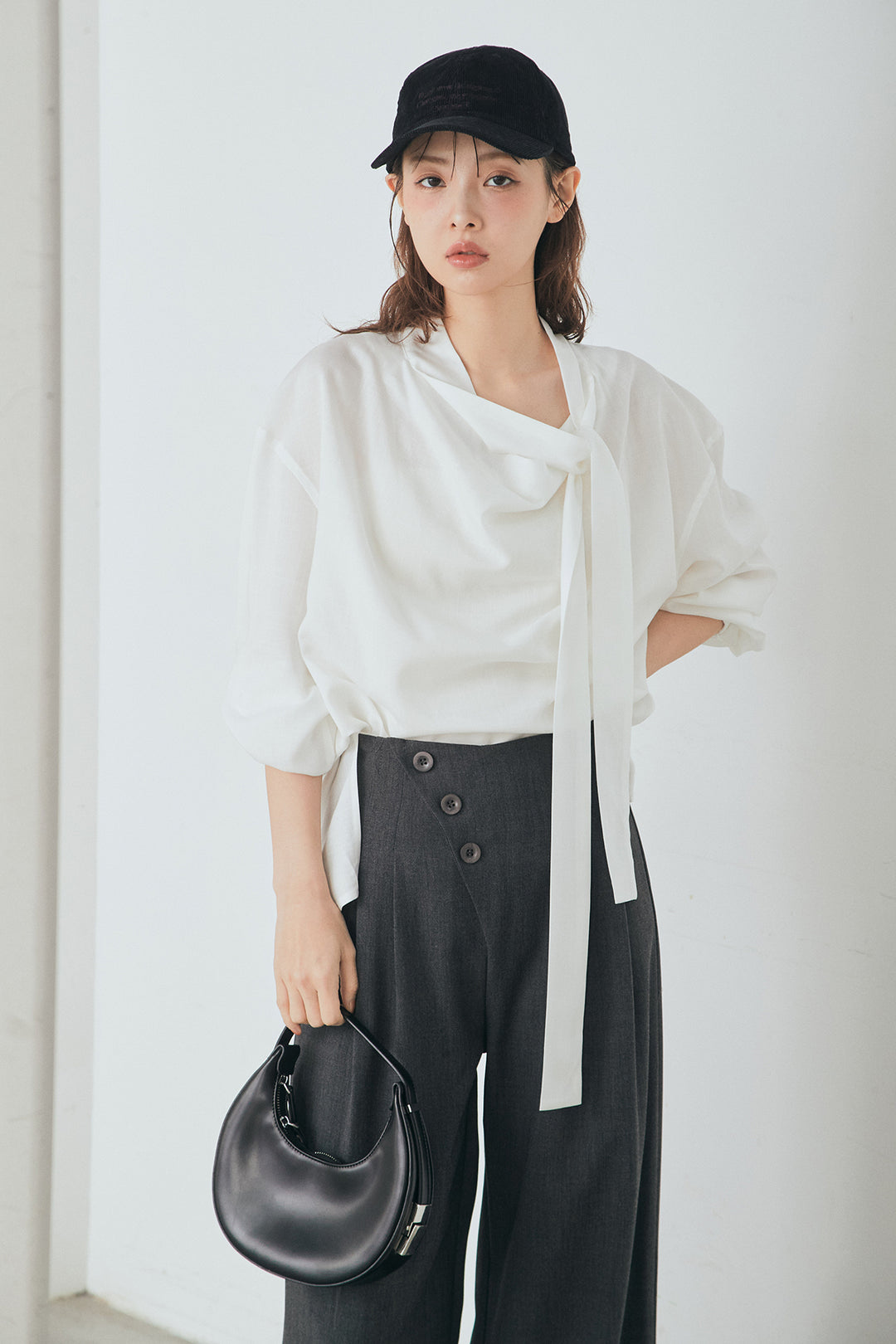 [SET]ニュアンスボータイブラウス+斜めボタンタック入りスラックス(2set)