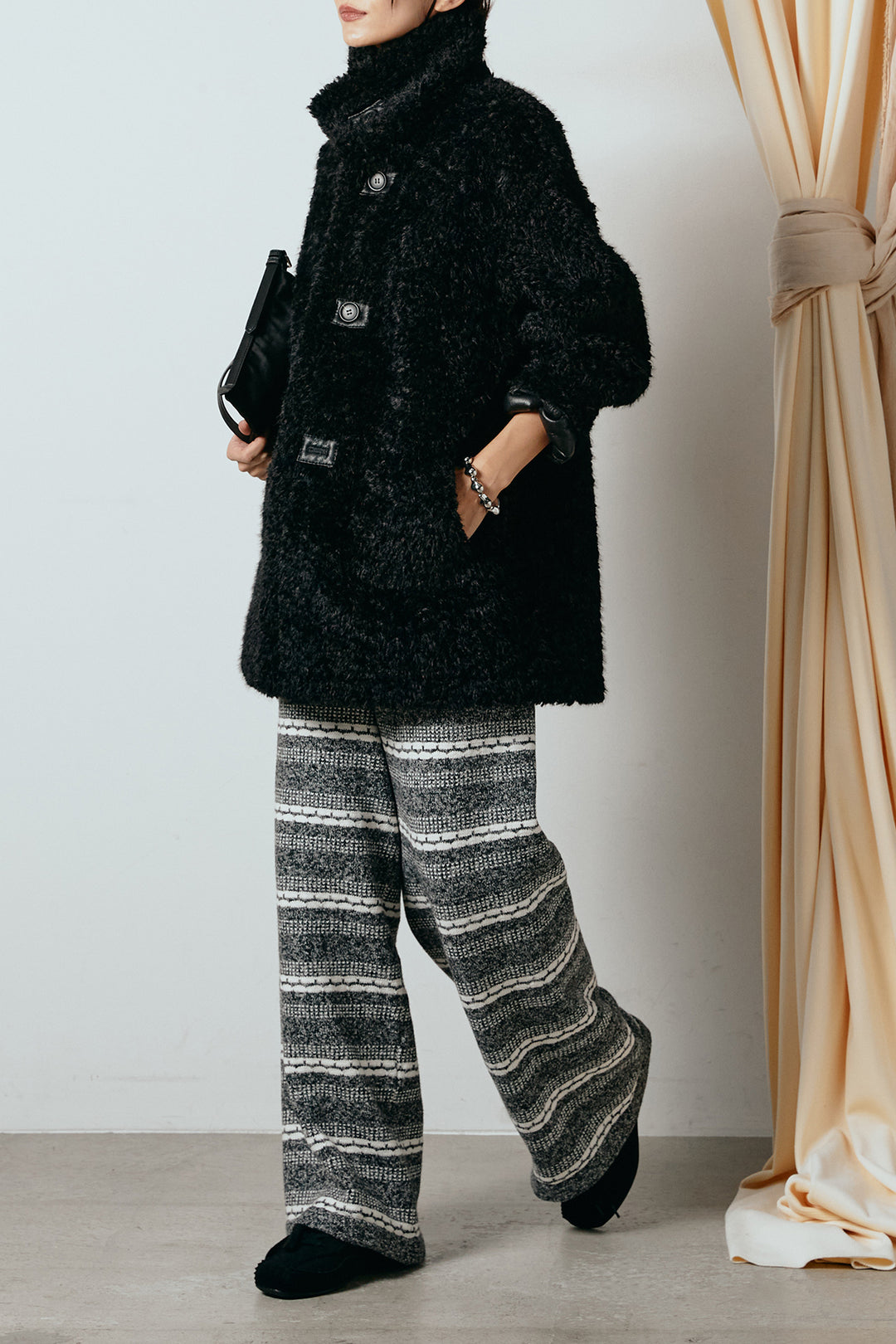 [SET]リバーシブルボアアウター+マルチライン柄リラックスニットパンツ(2set)