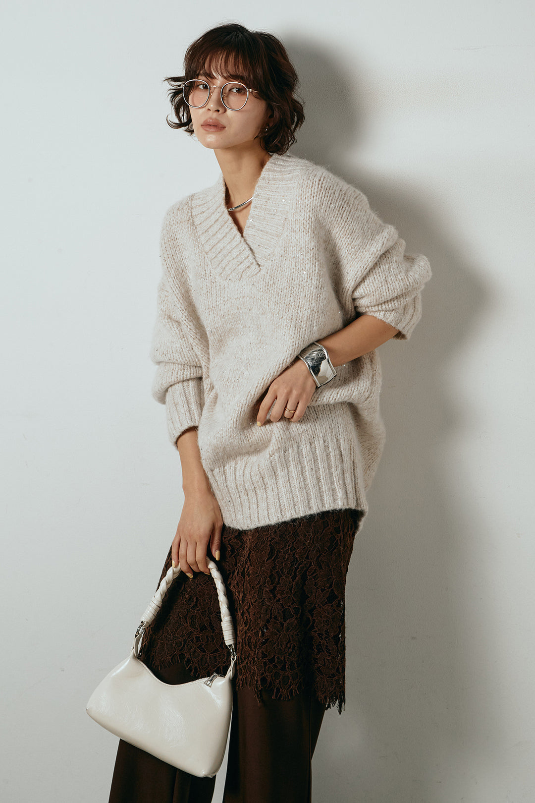 [SET]Vネックラメニットトップス+レース刺繍レイヤードフレアパンツ(2set)