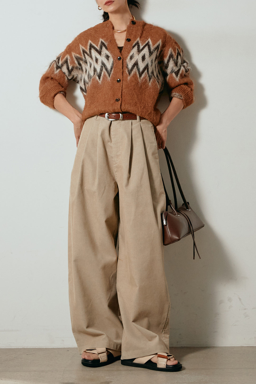 [SET]起毛ノルディック柄ニットカーディガン+フロントタック入りコーデュロイパンツ(2set)