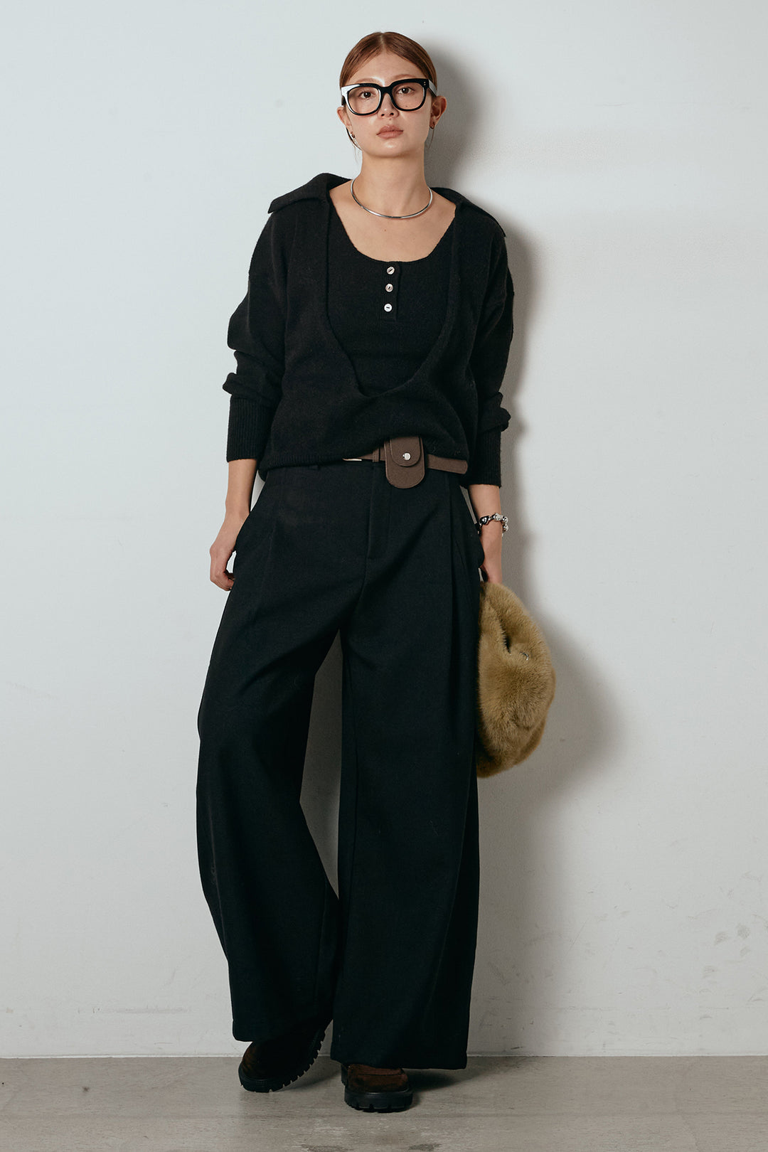 [SET]襟付きレイヤードニットトップス+ポーチベルト付きカーブパンツ(2set)