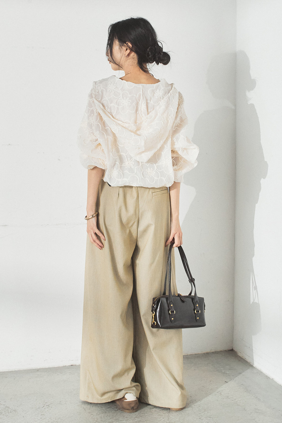 [SET]シアーフラワーフードブルゾン+編みベルト付きウエストタックワイドパンツ(2set)