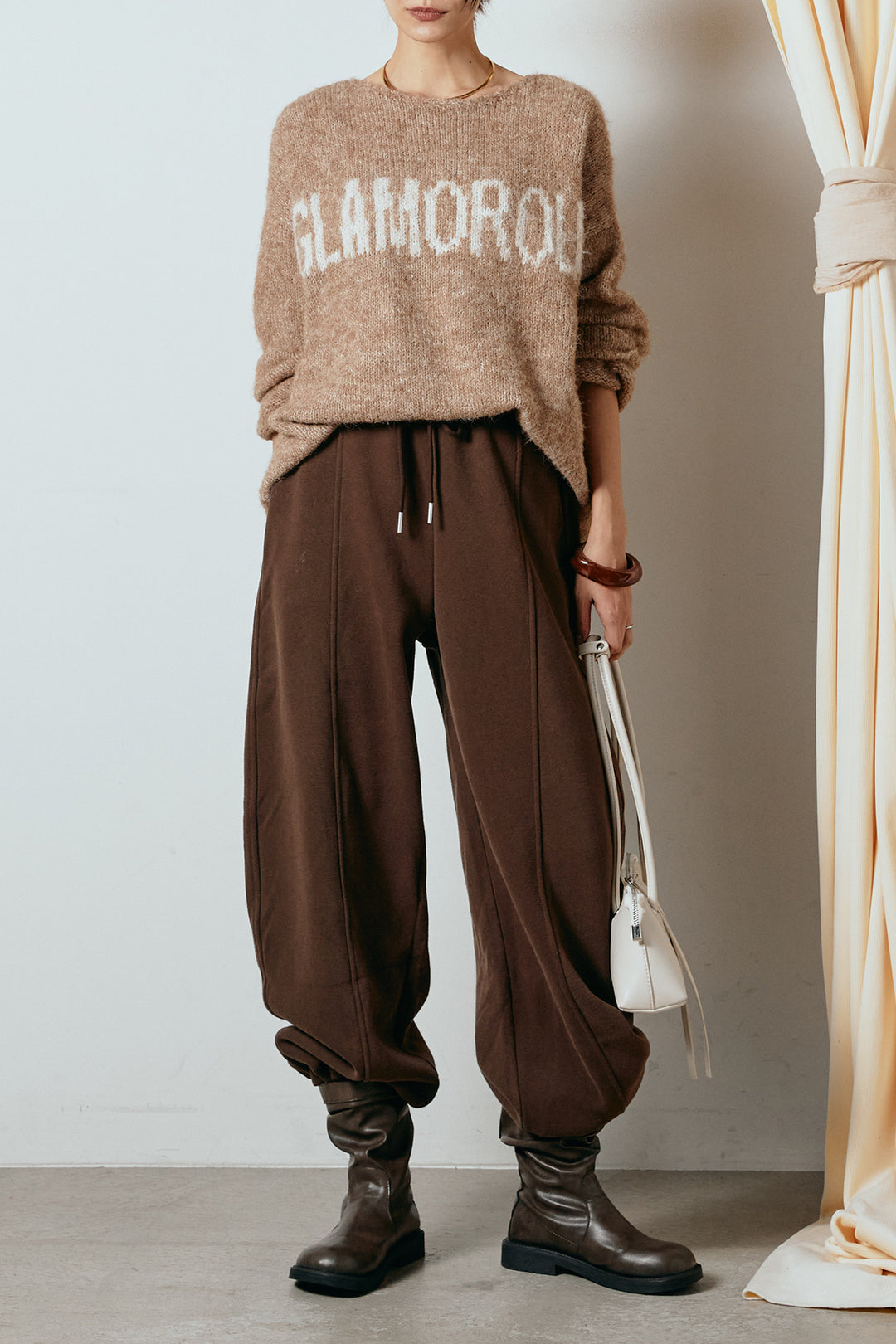 [SET]フロントロゴデザインニットトップス+スウェットワイドカーブパンツ(2set)