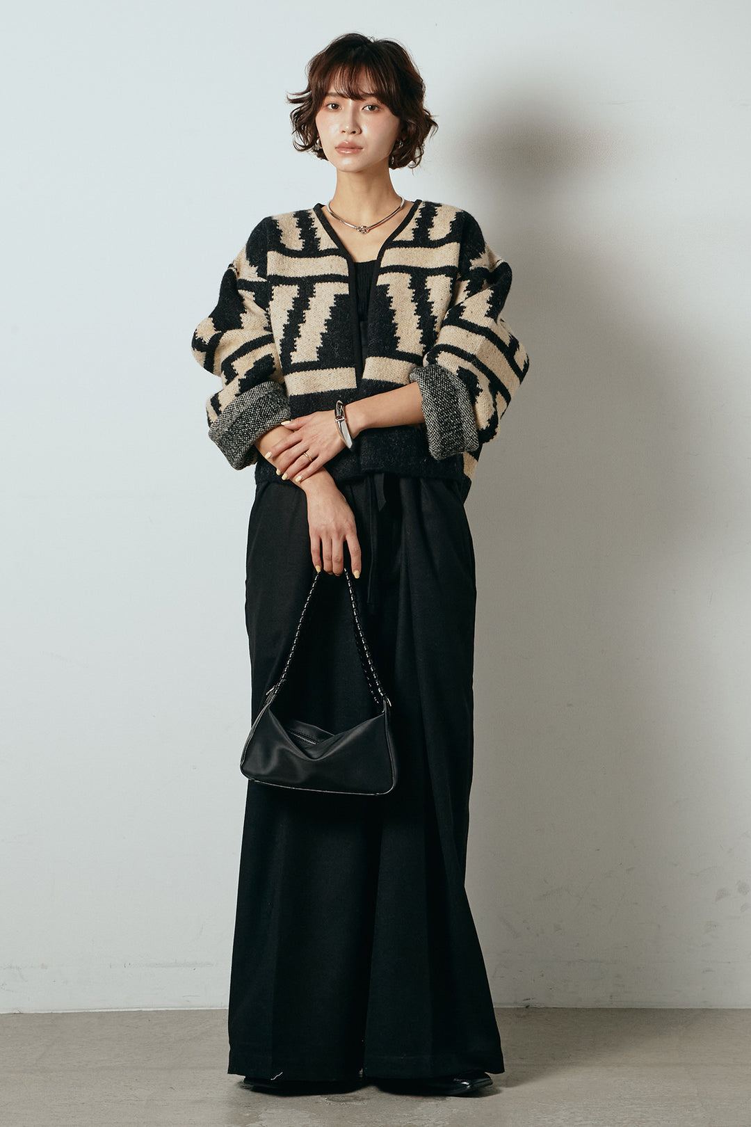 [SET]ノーカラー幾何学模様アウター+ウール混フランネルワイドサロペット(2set)