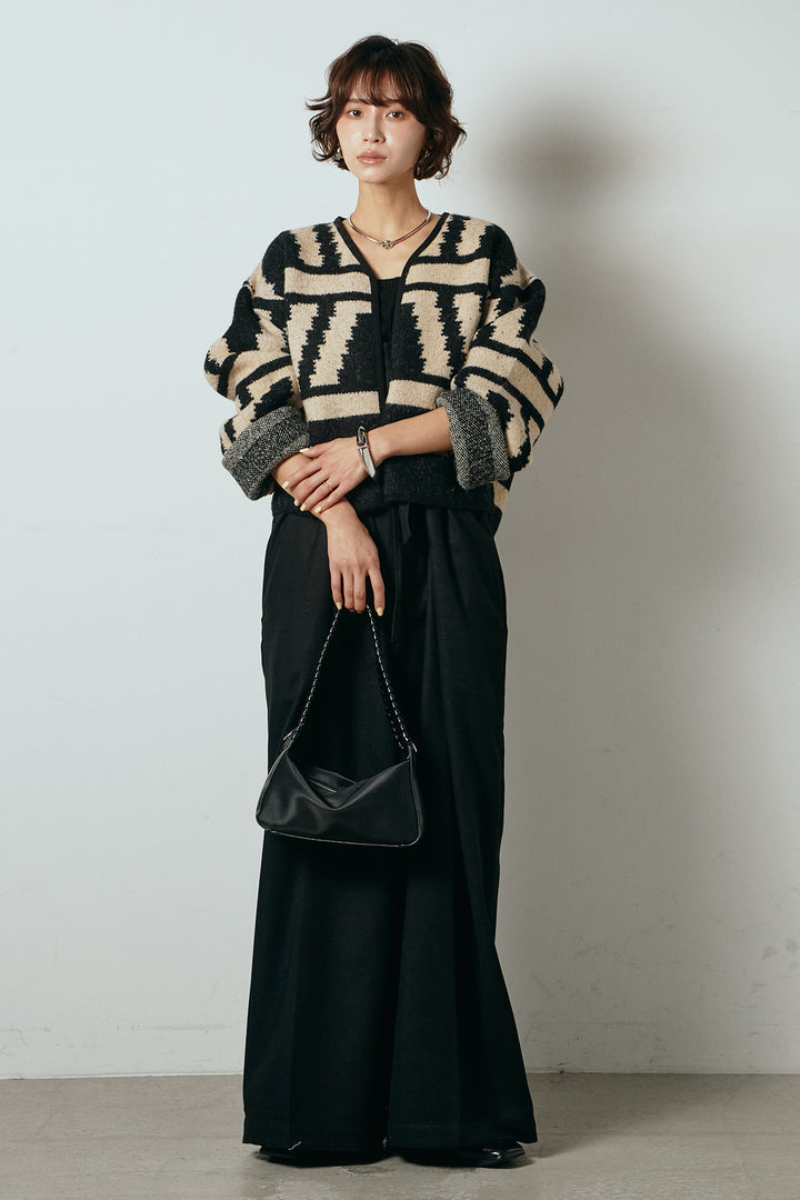 [SET]ノーカラー幾何学模様アウター+ウール混フランネルワイドサロペット(2set)