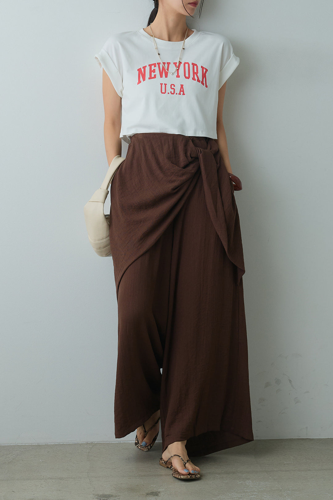 [SET]ショート丈NEWYORKロゴTシャツ+ねじりデザインワイドパンツ(2set)
