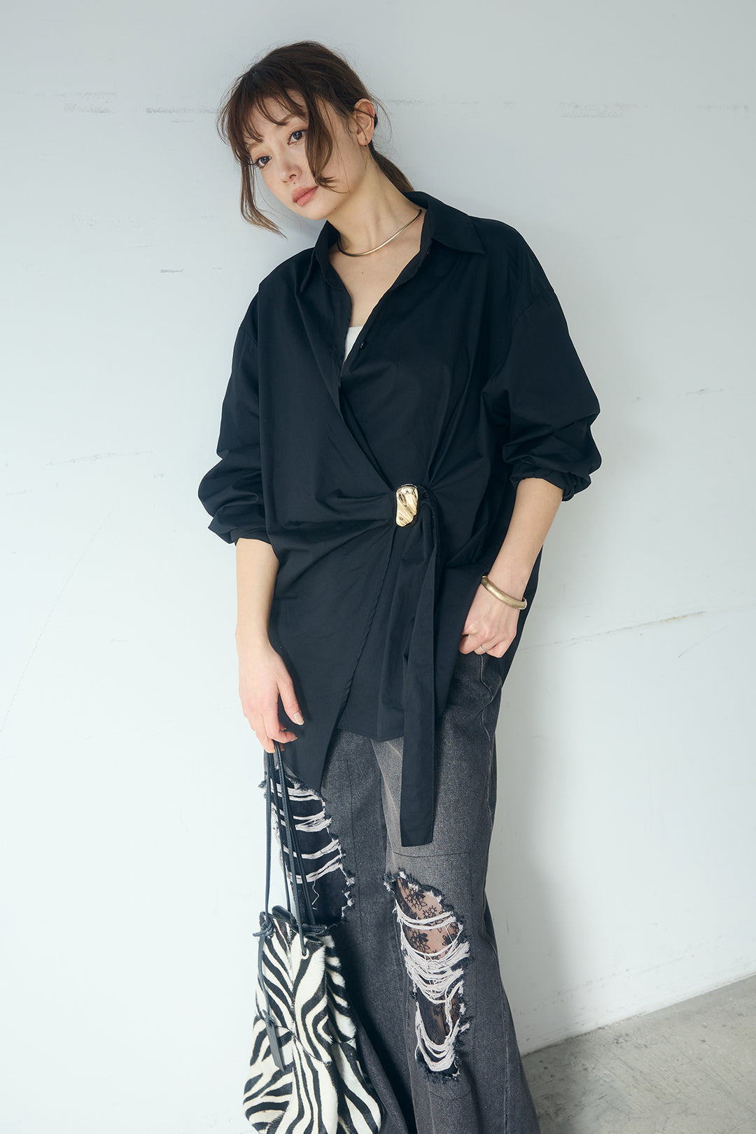 [SET]サイド留め具デザインシャツ+デニムレース付きワイドパンツ(2set)