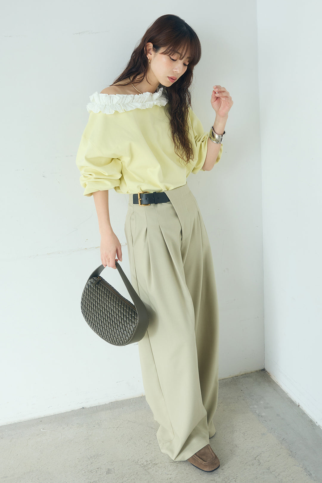 [SET]ネックギャザーフリルスウェット+サイドベルトタック入りスラックス(2set)