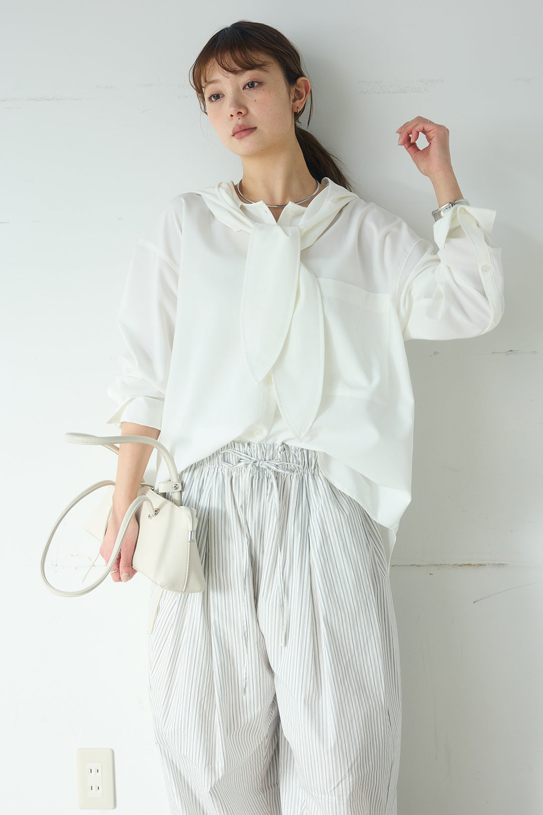 [SET]無地タイ付フーディーBIGシャツ+ランダムストライプタックギャザーパンツ(2set)