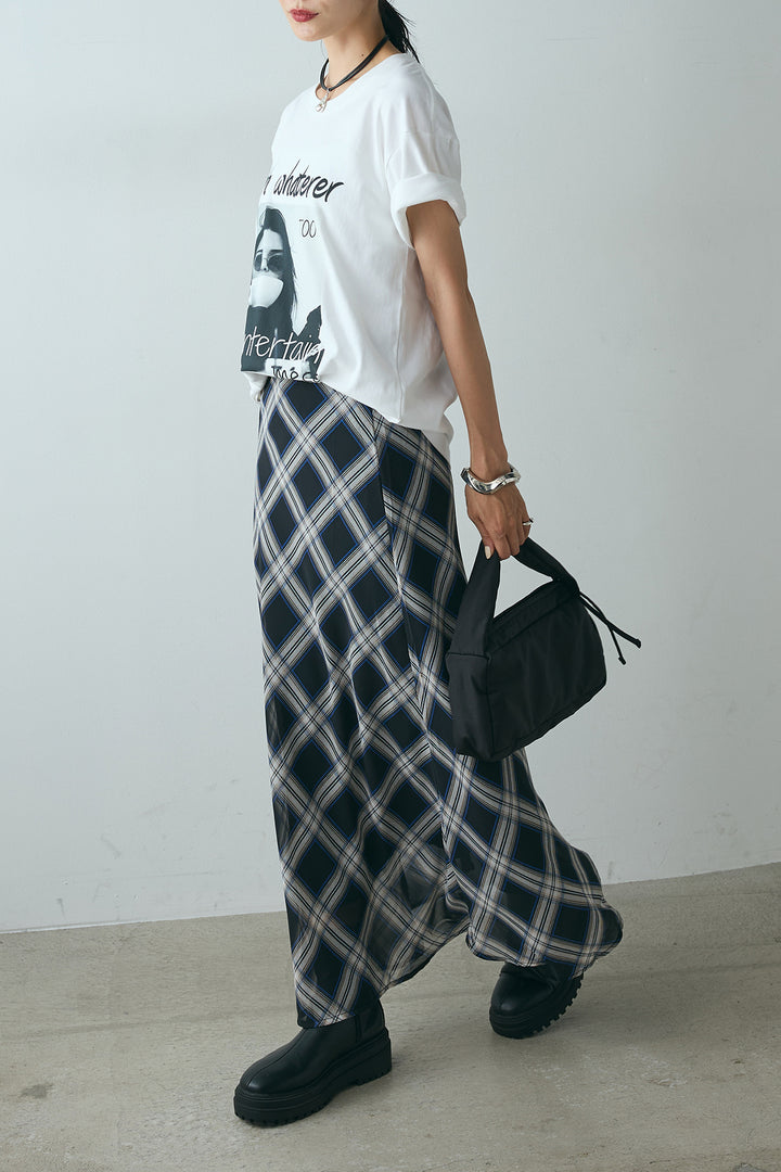 [SET]モノトーンフォトプリントTシャツ+マルチ柄シアースカート(2set)