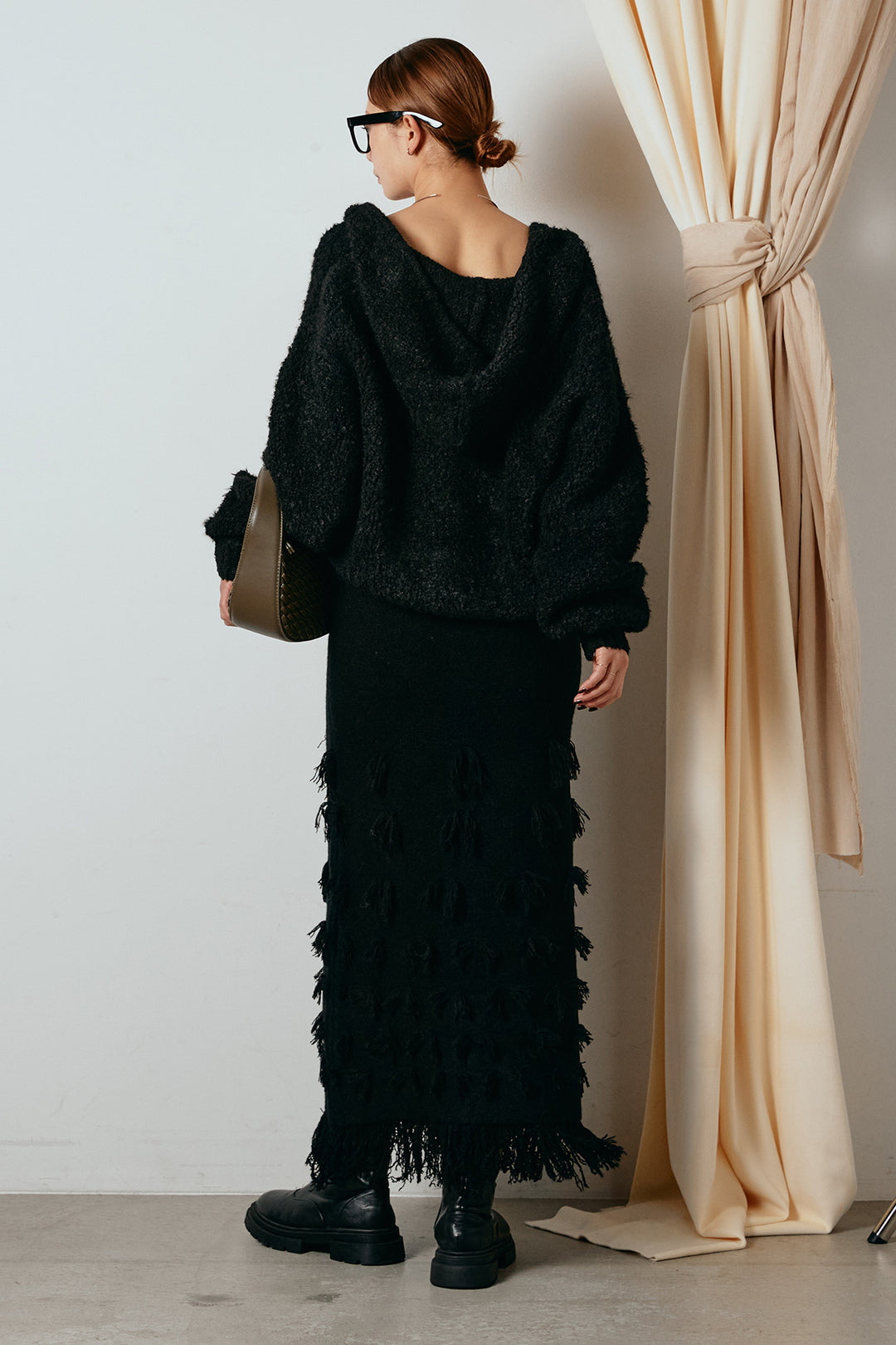 [SET]ブークレキーネックプルオーバー+ポイントフリンジニットナロースカート(2set)