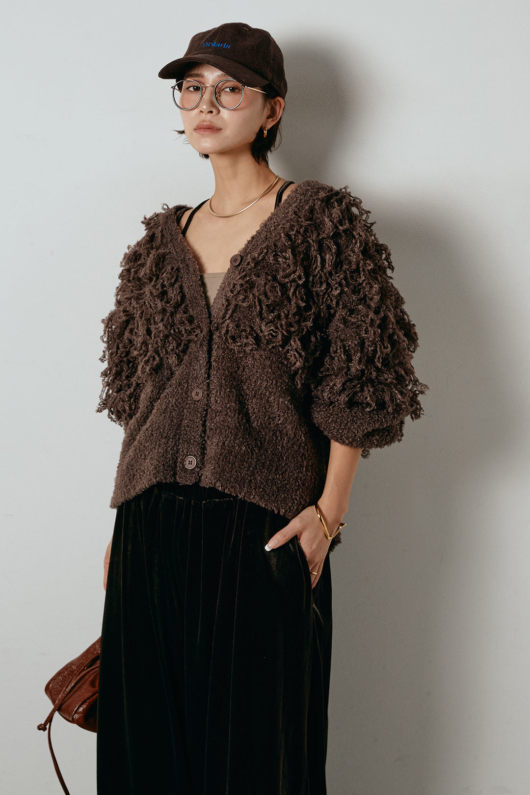 [SET]ループ編みVネックニットカーディガン+ベロアサスペンダー付きパンツ(2set)