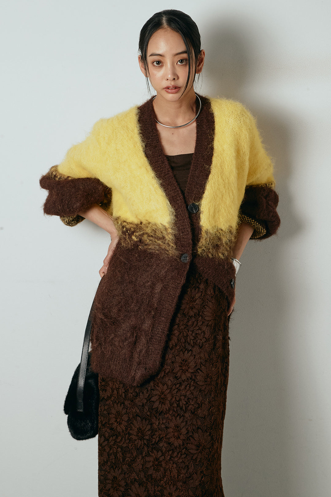 [SET]起毛グラデーションニットカーディガン+花柄刺繍ベロアフレアスカート(2set)