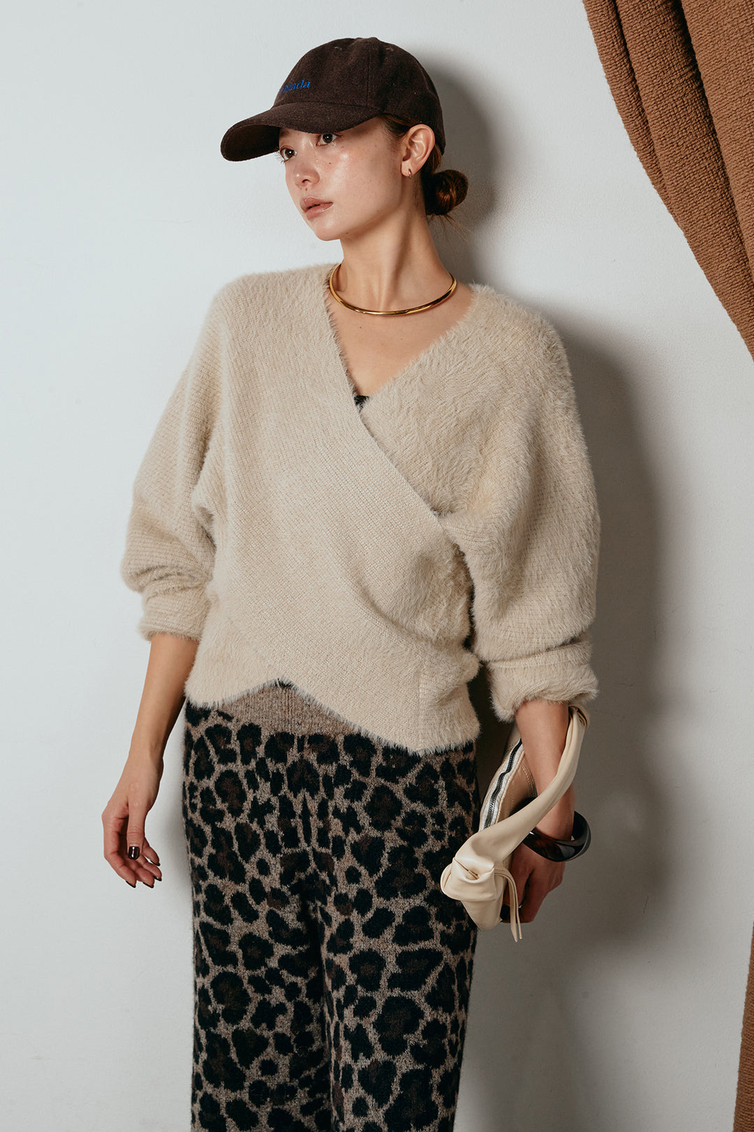 [SET]シャギーカシュクールニットトップス+リラックスレオパード柄ニットパンツ(2set)