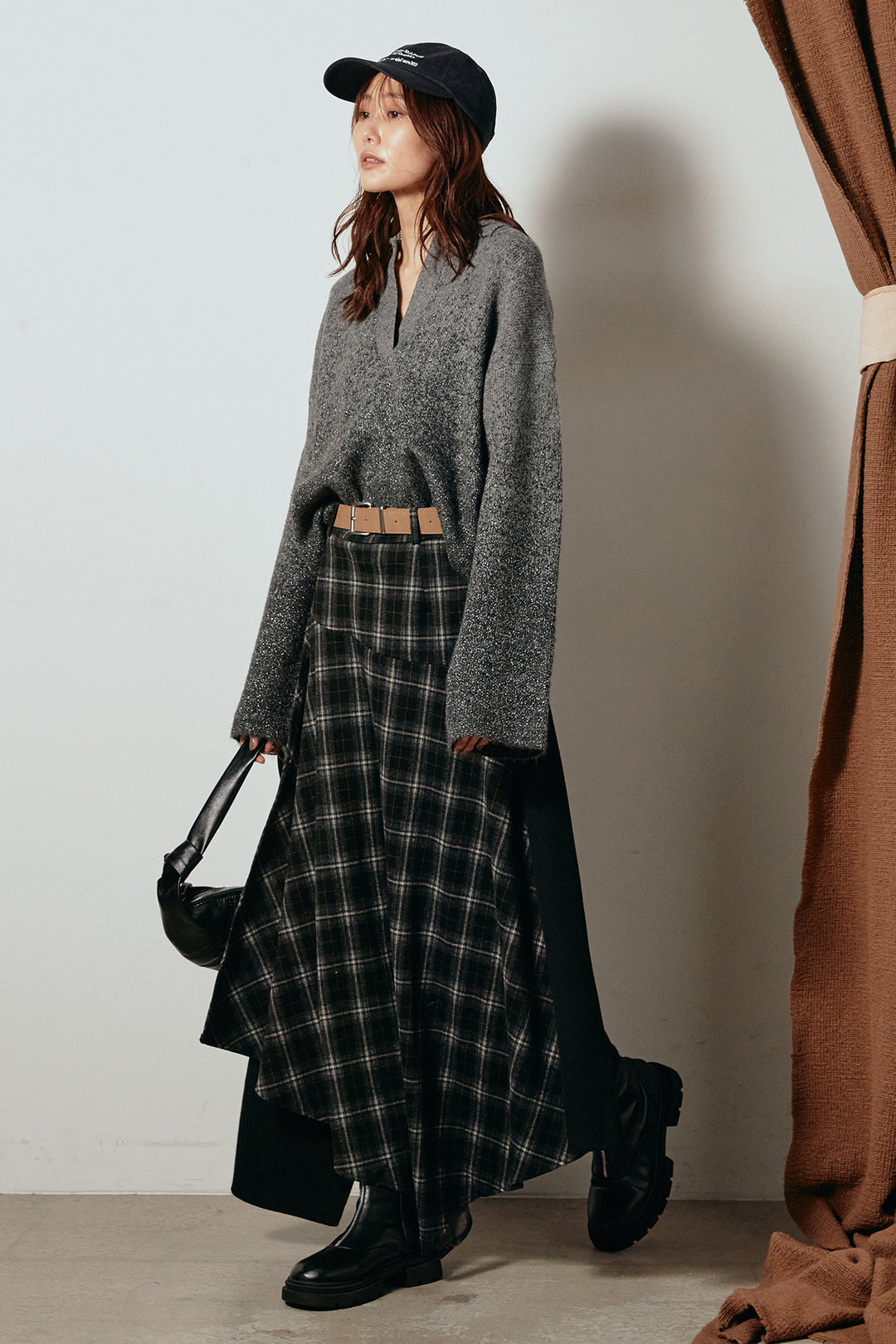 [SET]グラデーションラメニットキーネックプルオーバー+フェイクレザーベルト付き切り替えタータンチェックスカート(2set)
