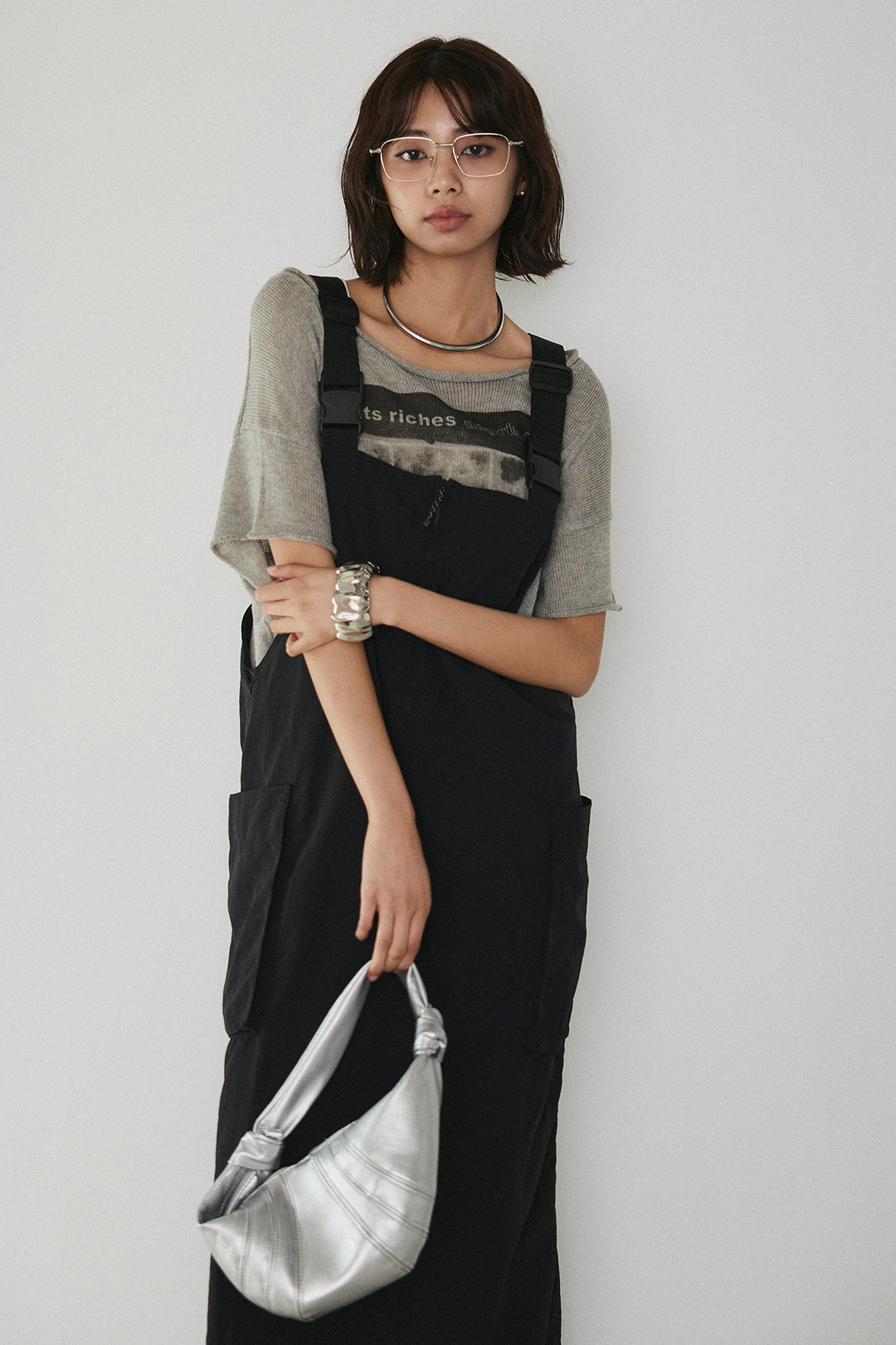 [SET]半袖モノトーングラフィックトップス+ナイロンワンピース(2set)