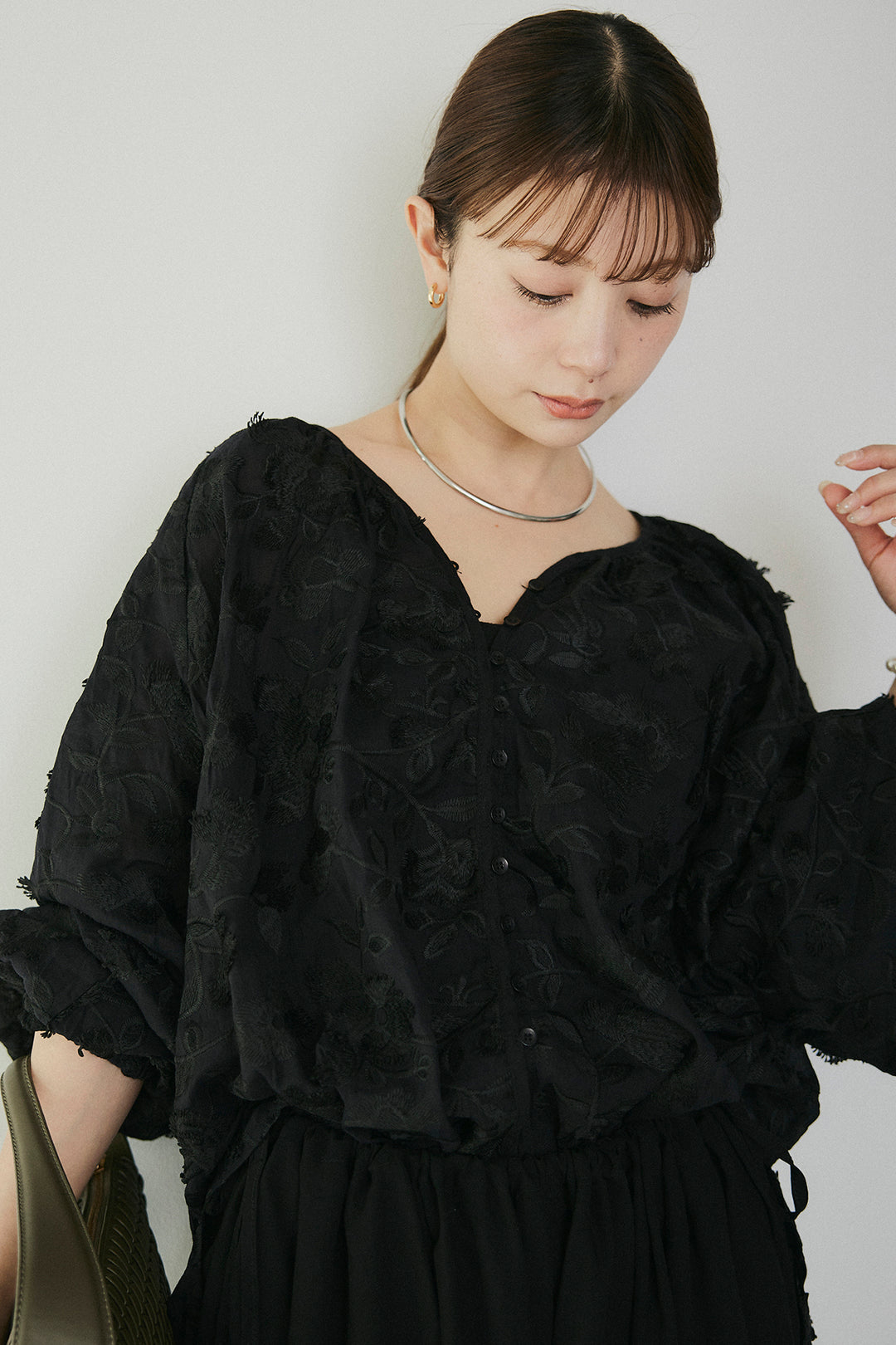 [SET]麻混総レース刺繍ボタンブラウス+ウエスト絞りワイドパンツ(2set)