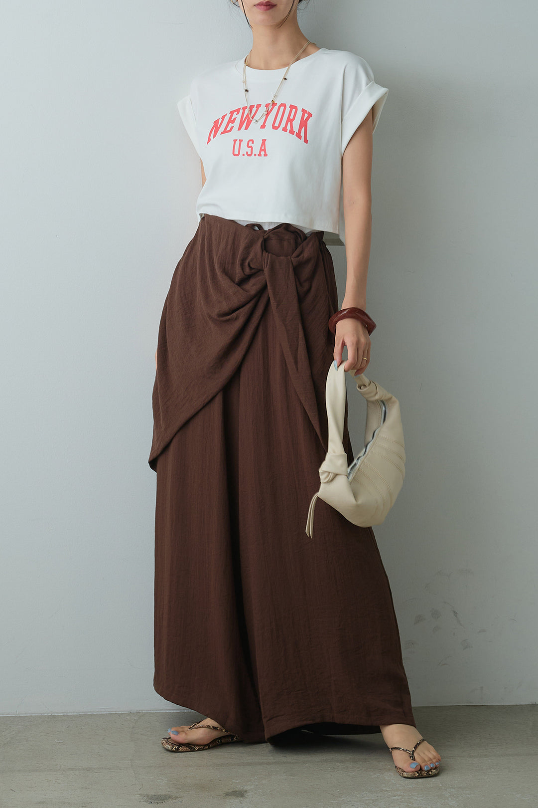 [SET]ショート丈NEWYORKロゴTシャツ+ねじりデザインワイドパンツ(2set)