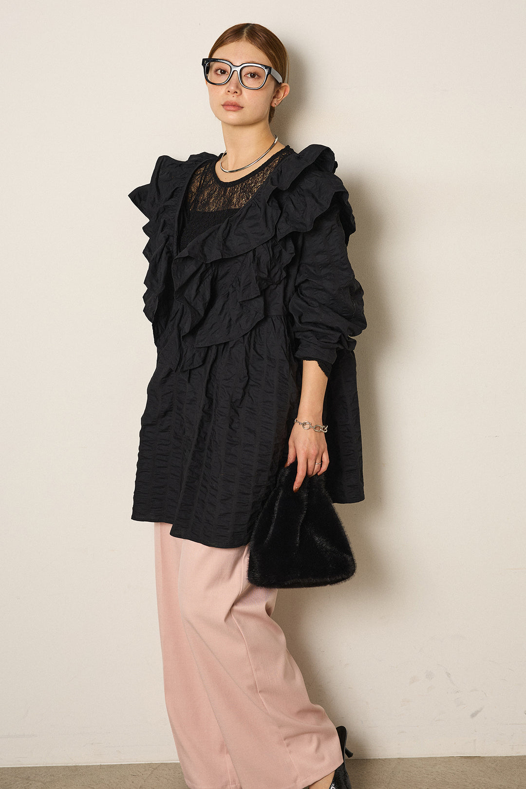 [SET]Vネックフリルカラーブラウス+ストレッチレースクルーネックインナー(2set)