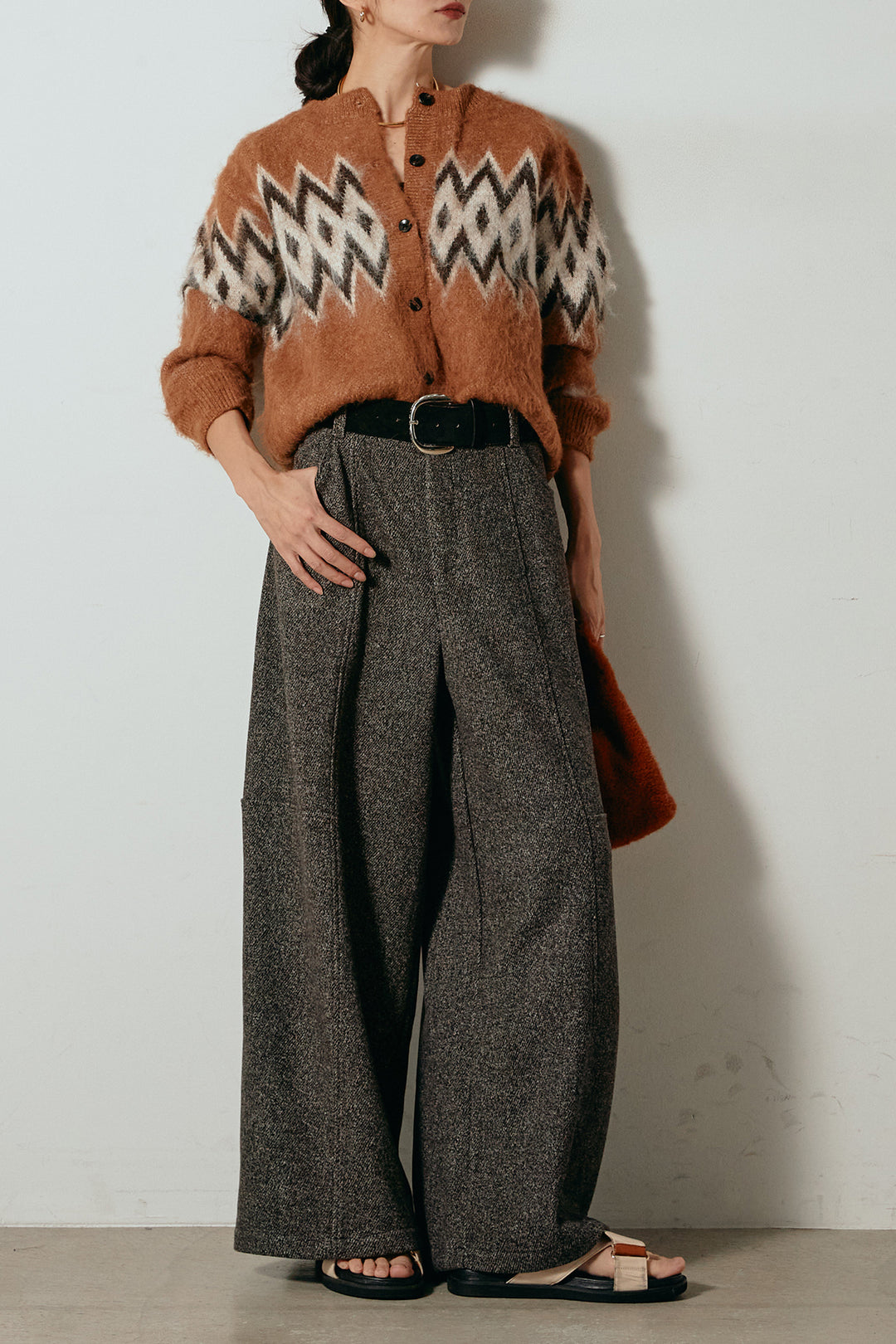 [SET]起毛ノルディック柄ニットカーディガン+太ベルト付きツイードワイドパンツ(2set)