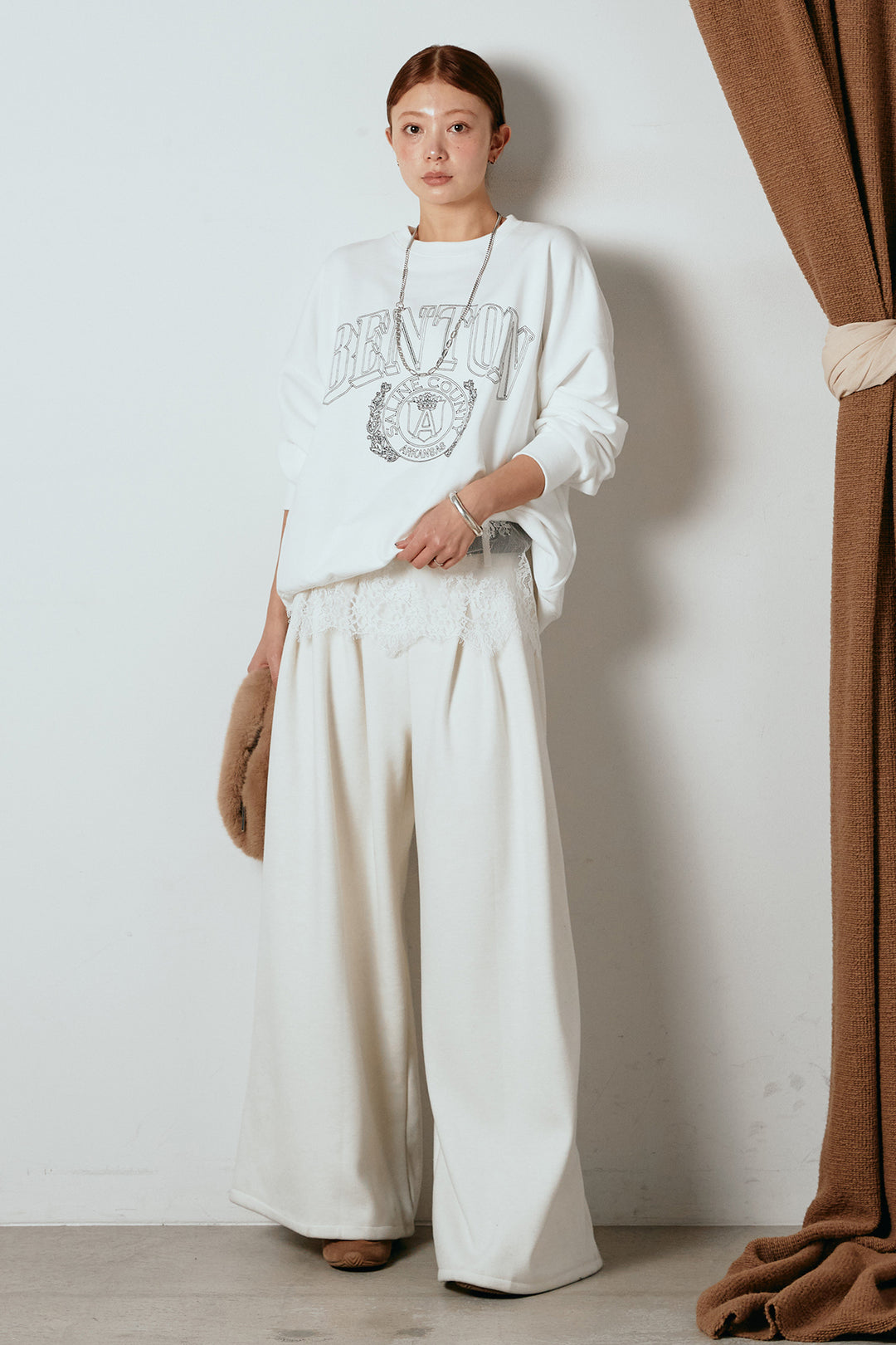 [SET]フロントロゴスウェットプルオーバー+フェイクレザー太ベルト付きタックワイドパンツ(2set)