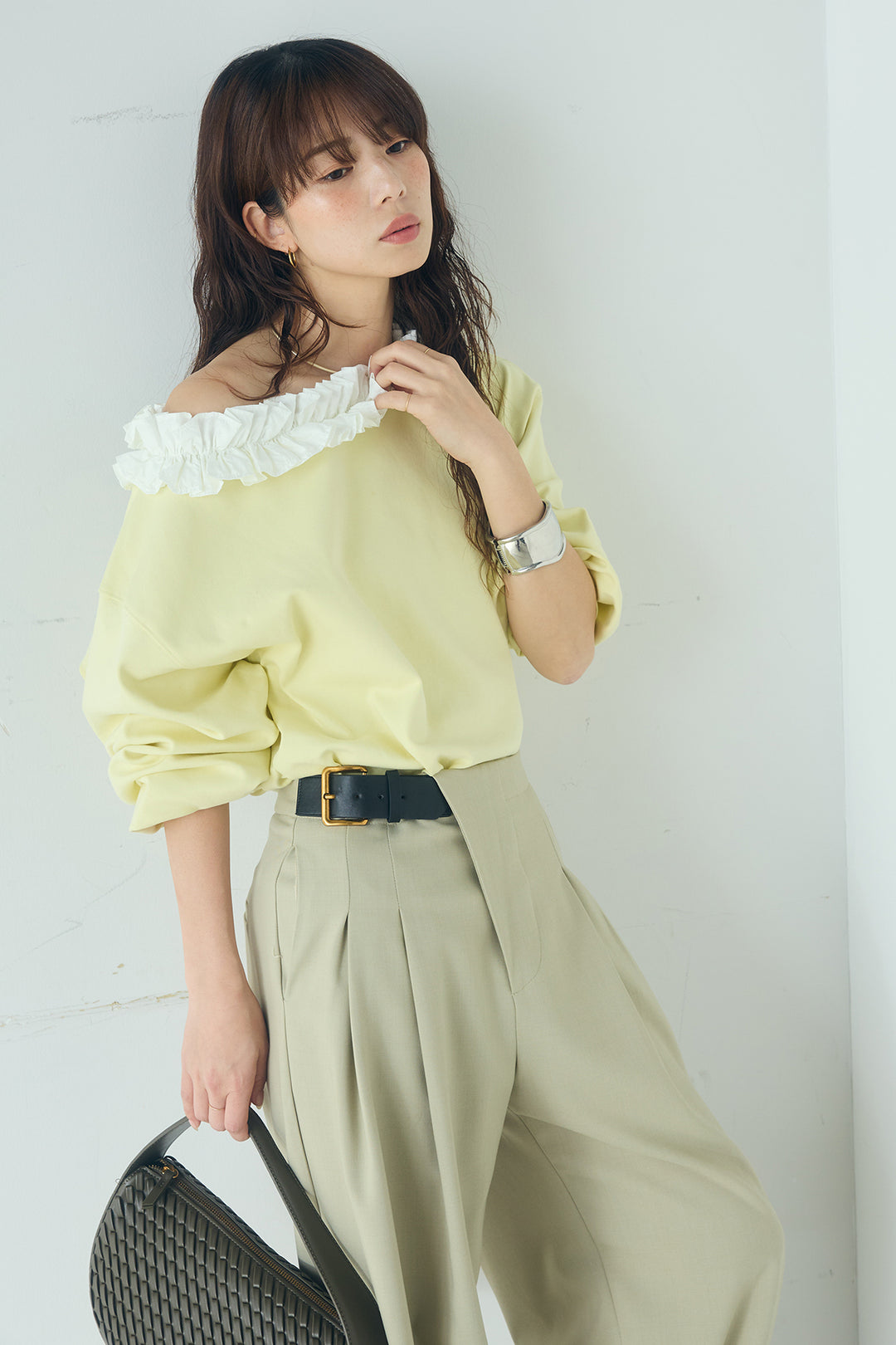 [SET]ネックギャザーフリルスウェット+サイドベルトタック入りスラックス(2set)