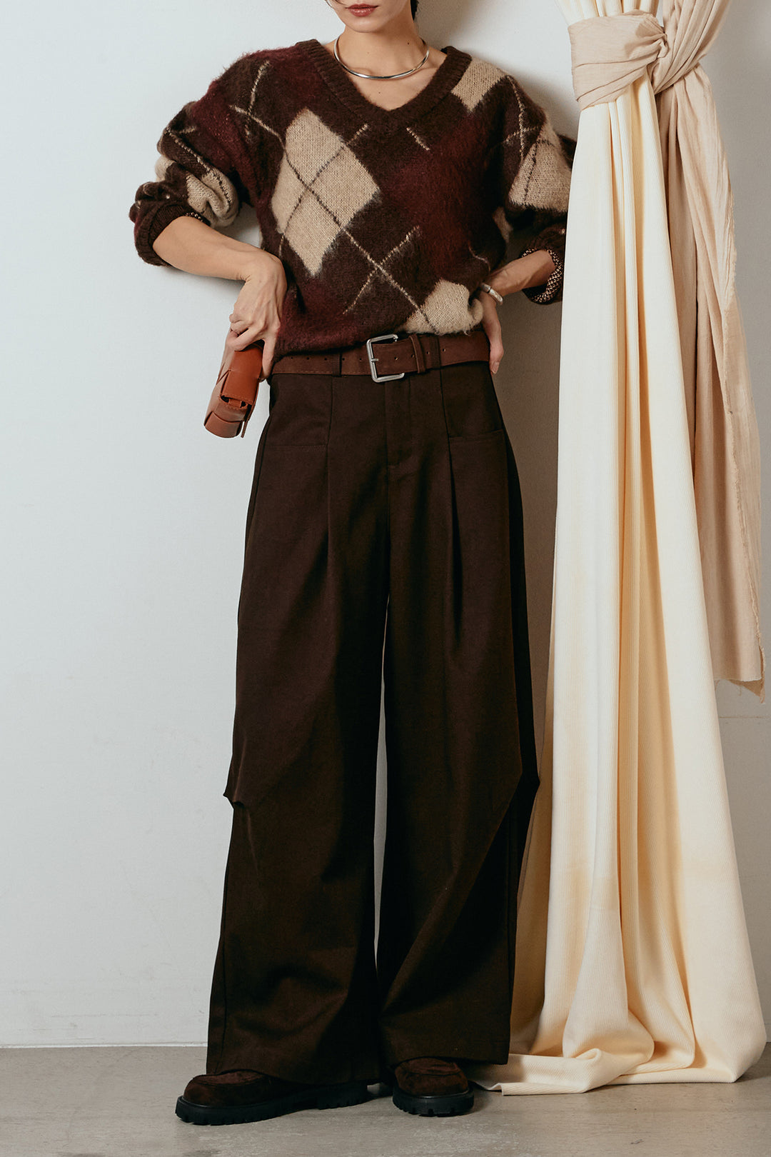 [SET]アクリルモヘアアーガイルVネックプルオーバー+太ベルト付きタックデザインワイドパンツ(2set)
