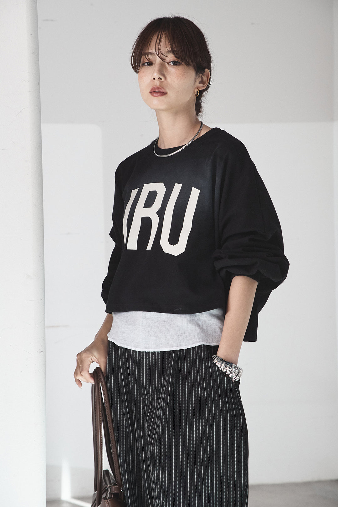 [SET]ビッグロゴHRU袖ボリュームトップス+ヘリンボーンストライプツータックパンツ(2set)