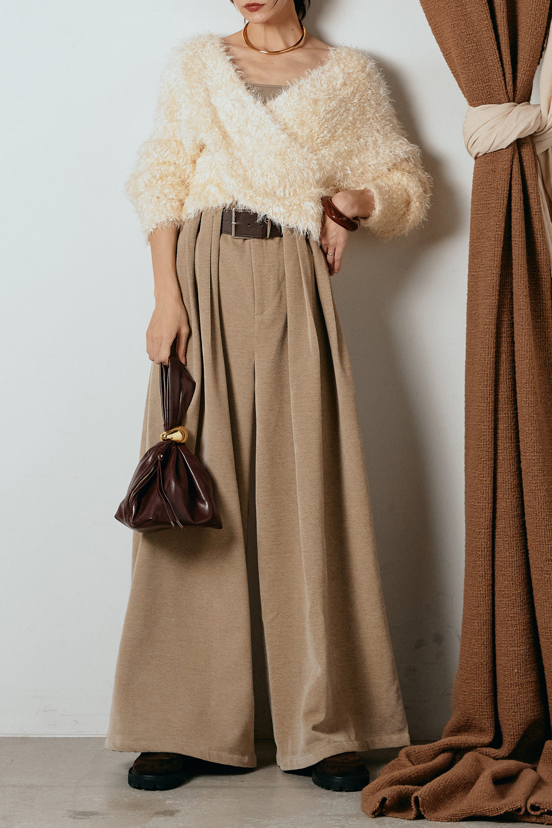 [SET]シャギークロスニットトップス+ベルトループコーデュロイワイドパンツ(2set)