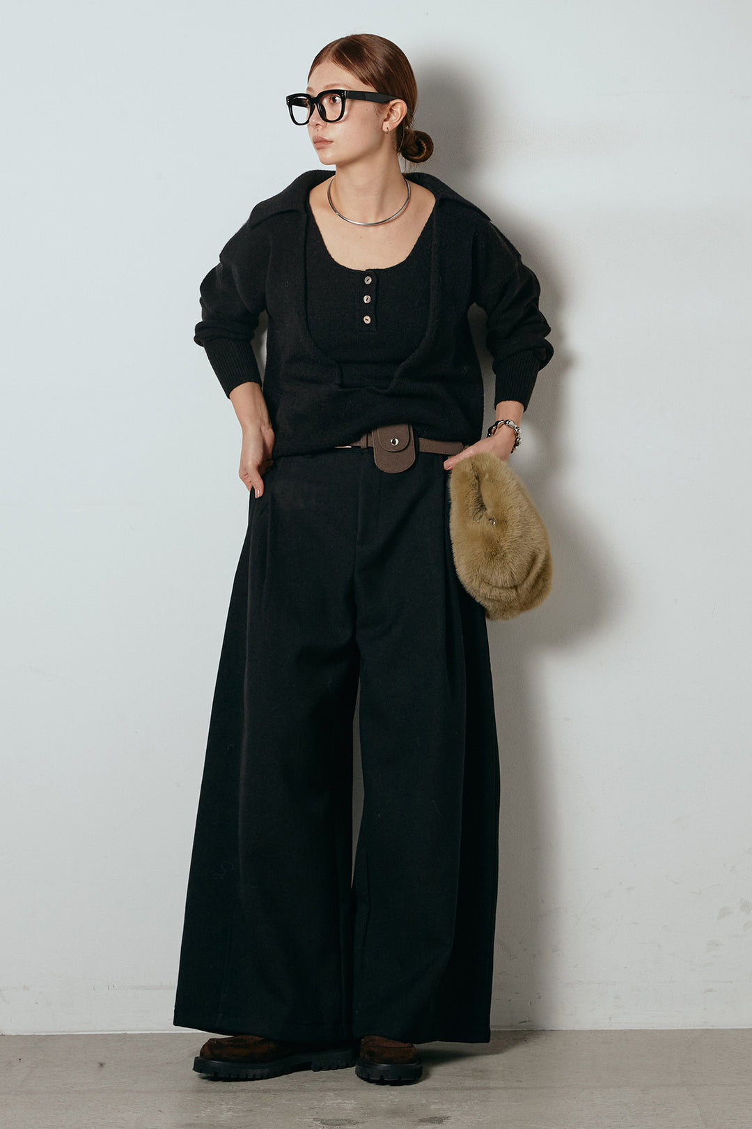 [SET]襟付きレイヤードニットトップス+ポーチベルト付きカーブパンツ(2set)