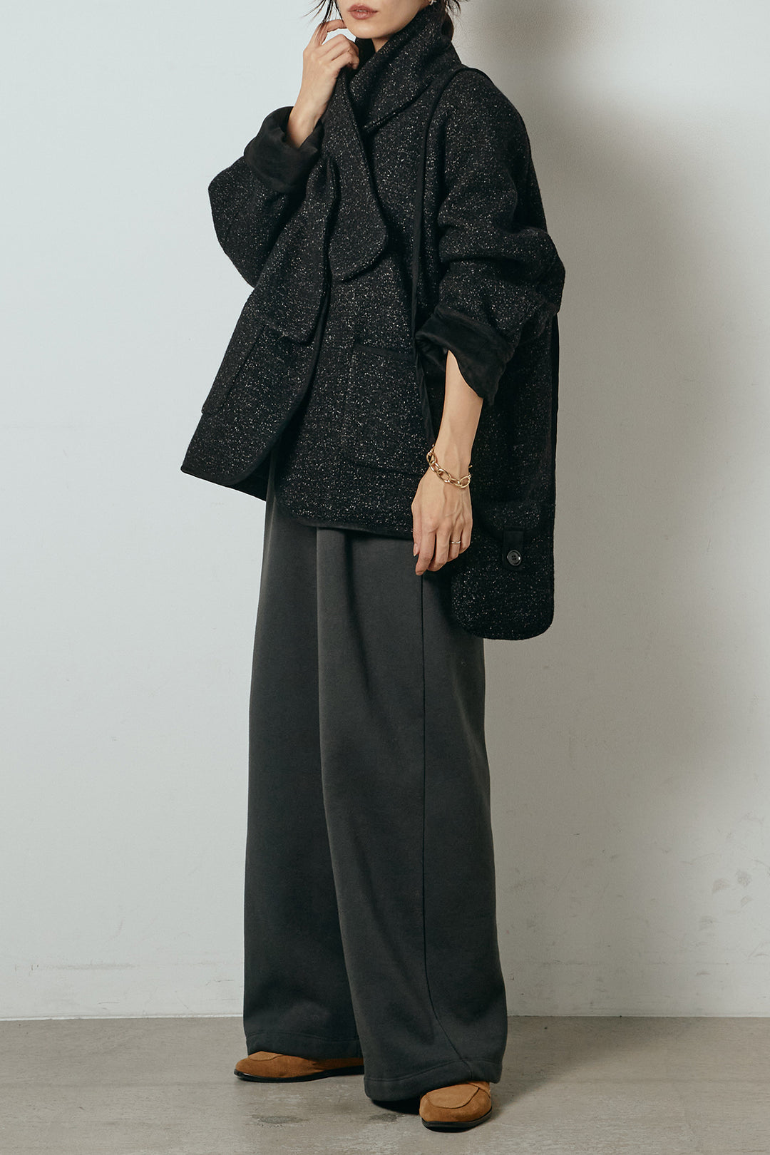 [SET]ノーカラーマフラーバッグ付きアウター+裏起毛スウェットワイドパンツ(2set)