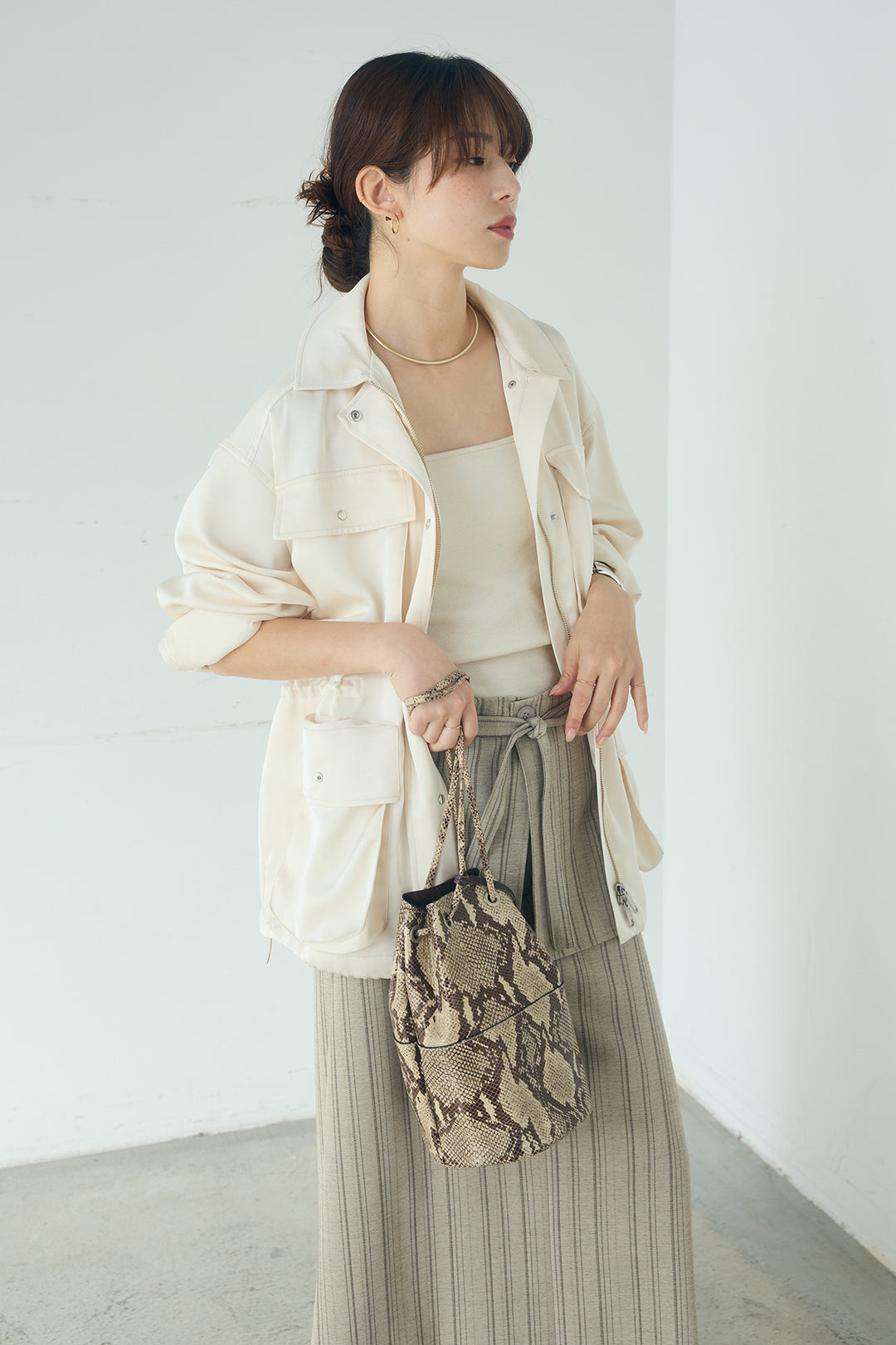 [SET]サテンライトブルゾン+ラップ巻きピンストライプワイドスカート(2set)