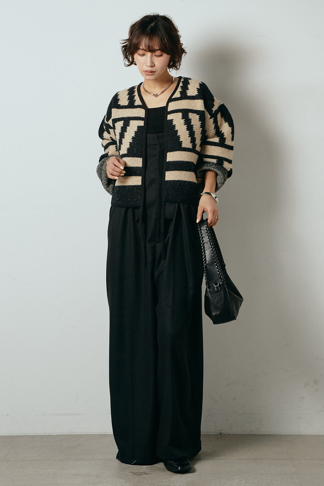 [SET]ノーカラー幾何学模様アウター+ウール混フランネルワイドサロペット(2set)