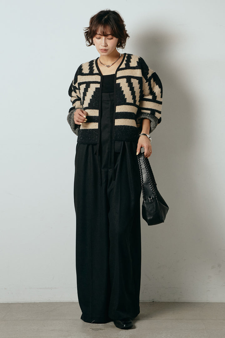 [SET]ノーカラー幾何学模様アウター+ウール混フランネルワイドサロペット(2set)