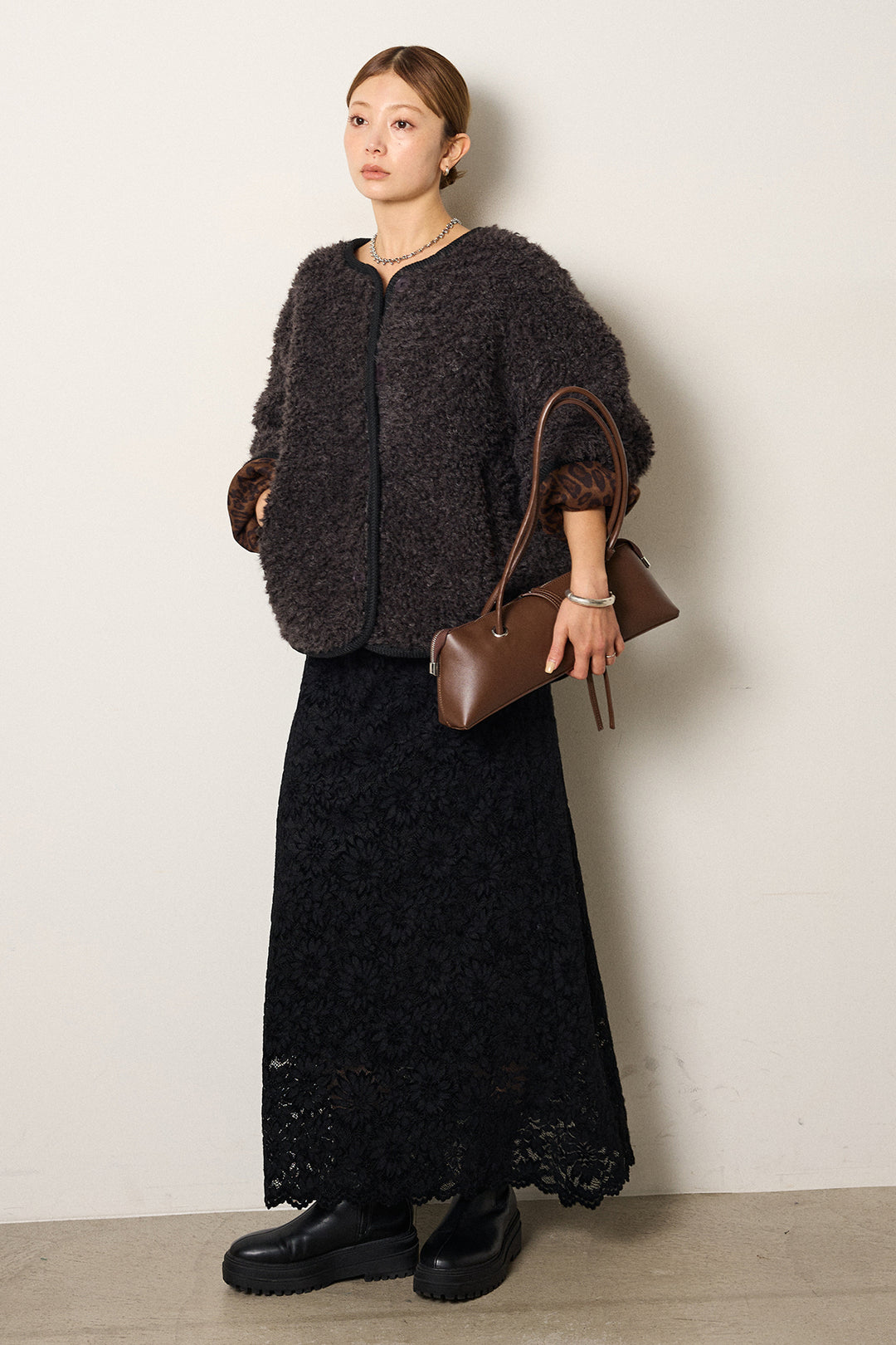 [SET]ノーカラー裏地レオパードボアアウター+花柄刺繍ベロアフレアスカート(2set)