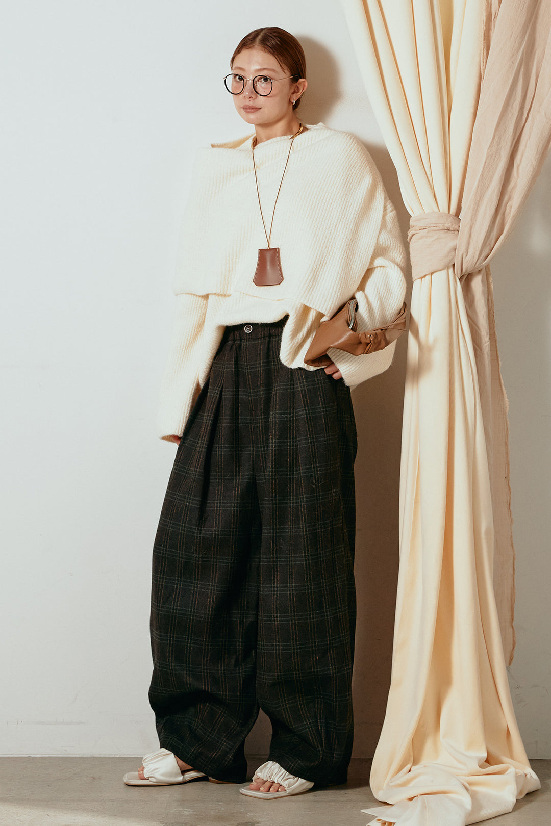 [SET]ケープデザインリブニットトップス+タータンチェック柄タックパンツ(2set)