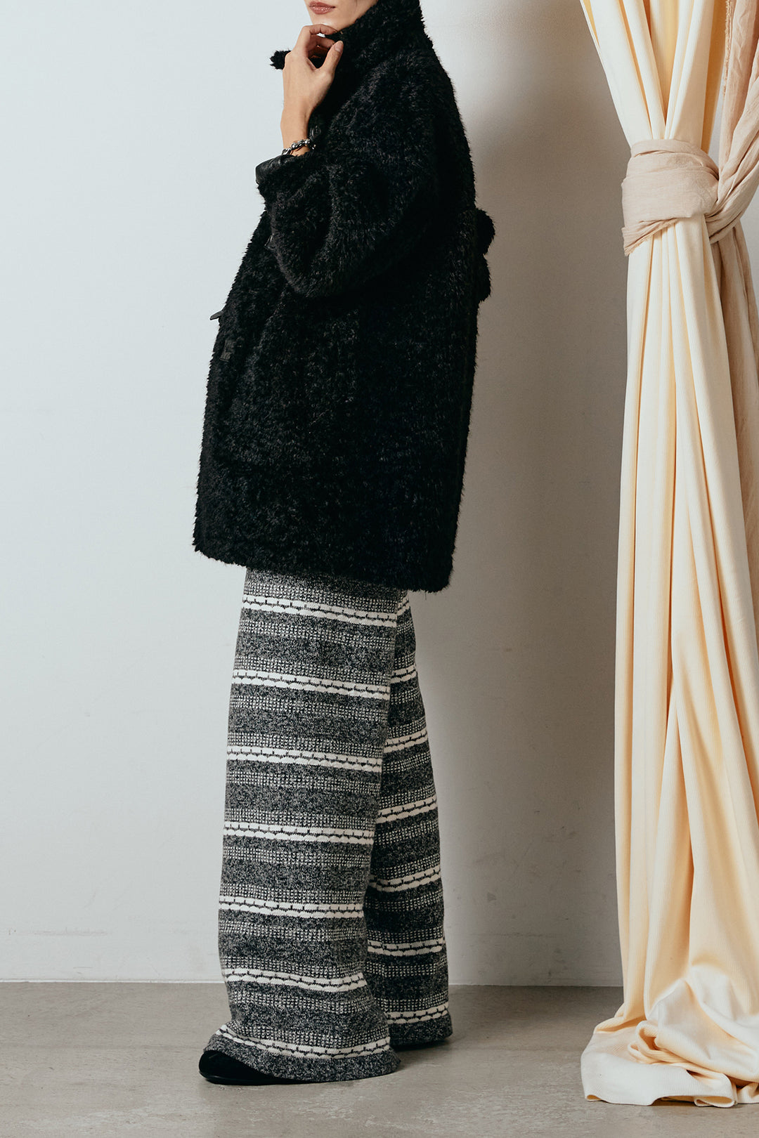 [SET]リバーシブルボアアウター+マルチライン柄リラックスニットパンツ(2set)