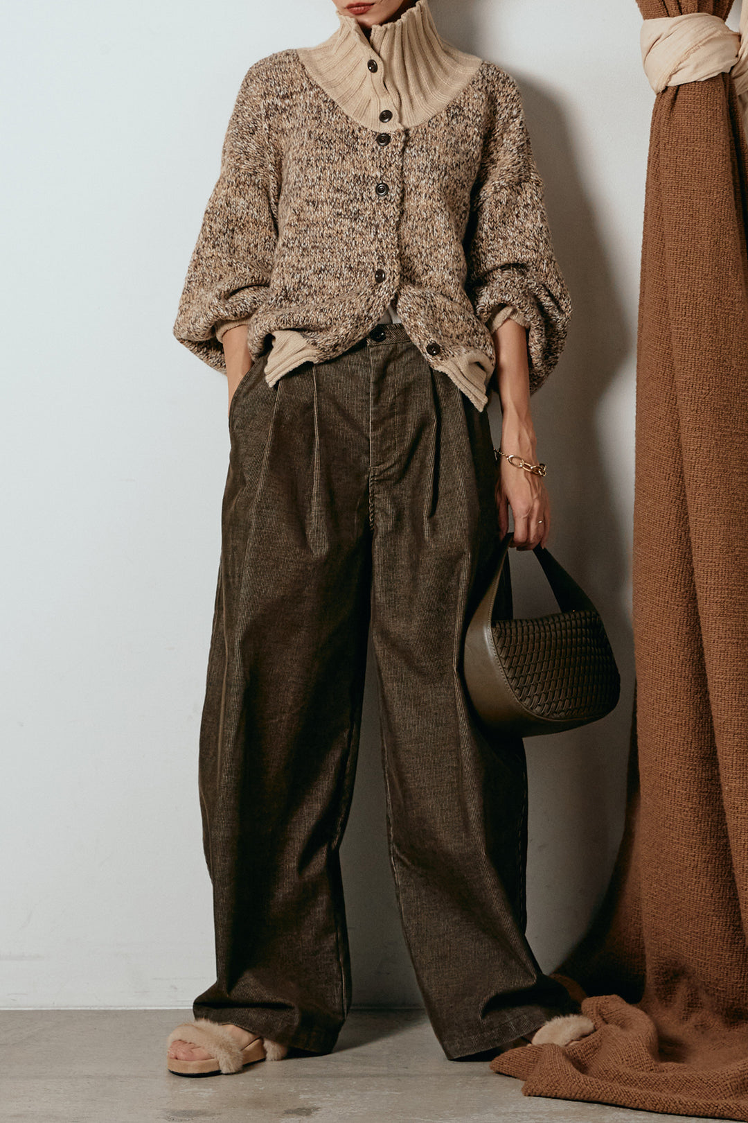 [SET]ハイネックミックスニットカーディガン+フロントタック入りコーデュロイパンツ(2set)