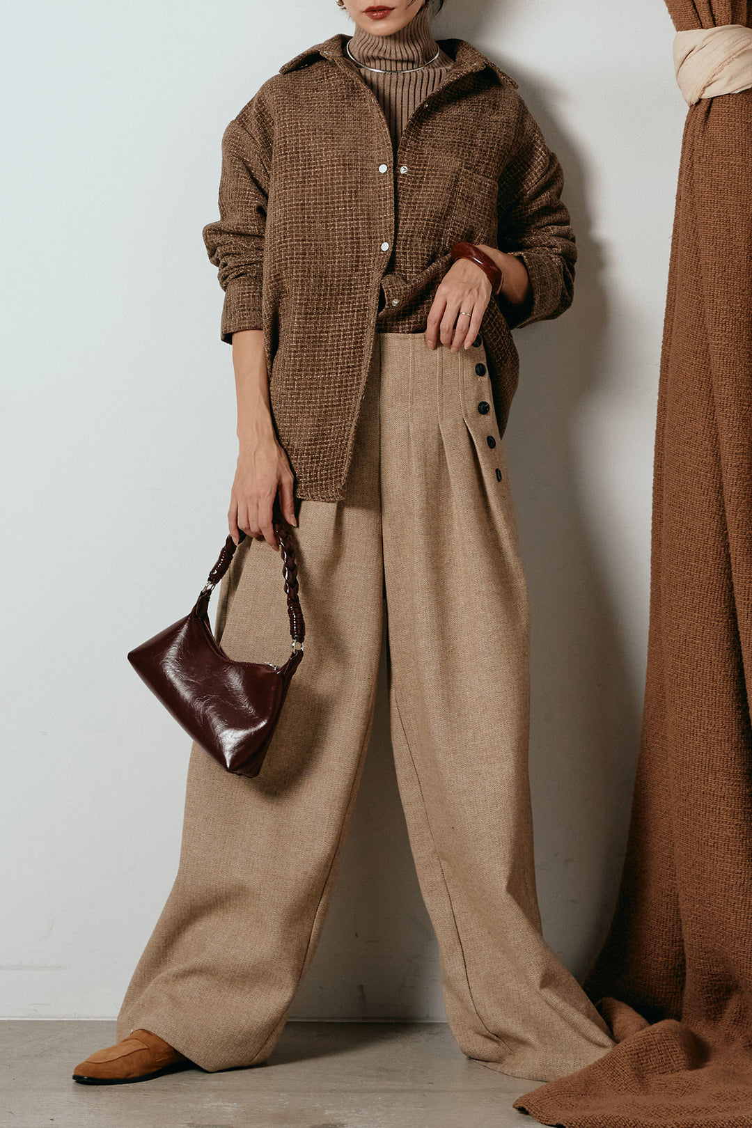 [SET]ルーズクラッシュツイルシャツ+リブニットシームレスタートルプルオーバー+サイドボタンツイードタックパンツ(3set)