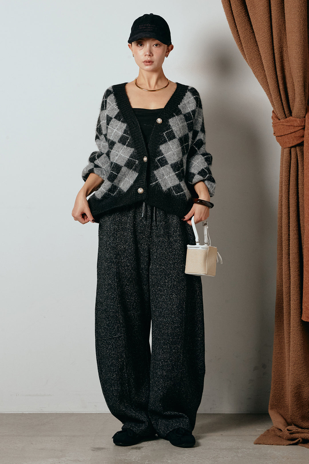 [SET]オーバーサイズ総柄Vネックニットカーディガン+杢ニットフレアパンツ(2set)