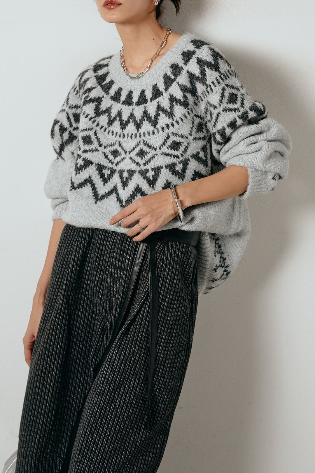 [SET]ノルディック柄Uネックプルオーバー+レザーライク配色ストライプパンツ(2set)