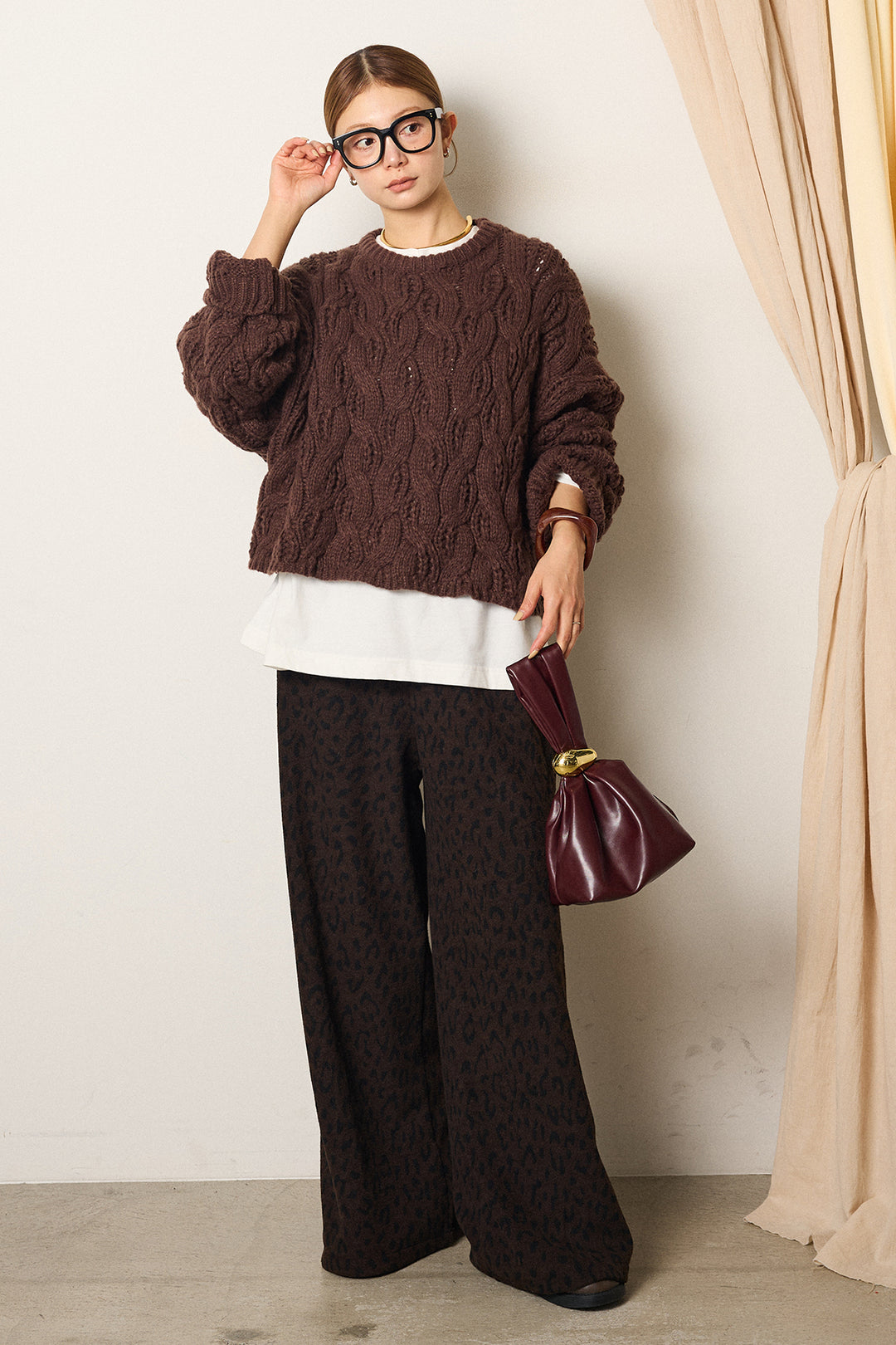 [SET]ケーブルリラックスショートニット+箔プリントBIGシルエットロングスリーブTシャツ+レオパードジャガードニットパンツ(3set)