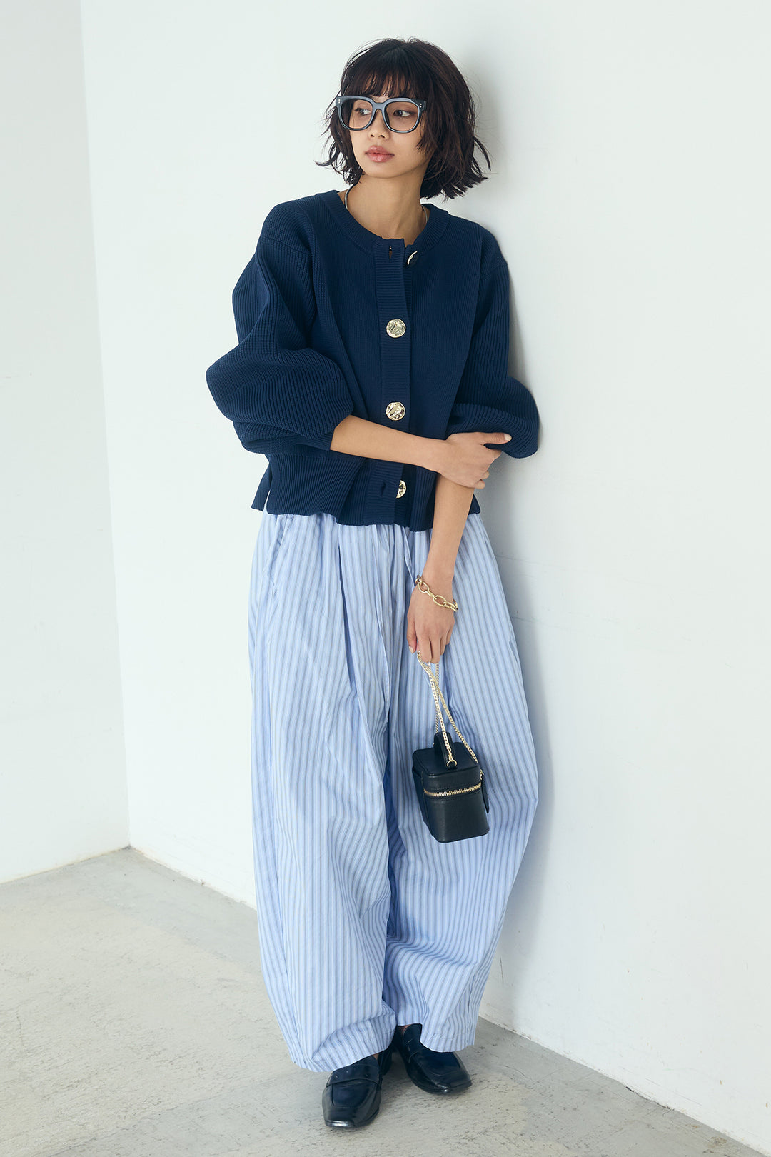 [SET]スポンディッシュBIGボタンクルーネックカーディガン+ランダムストライプタックギャザーパンツ(2set)