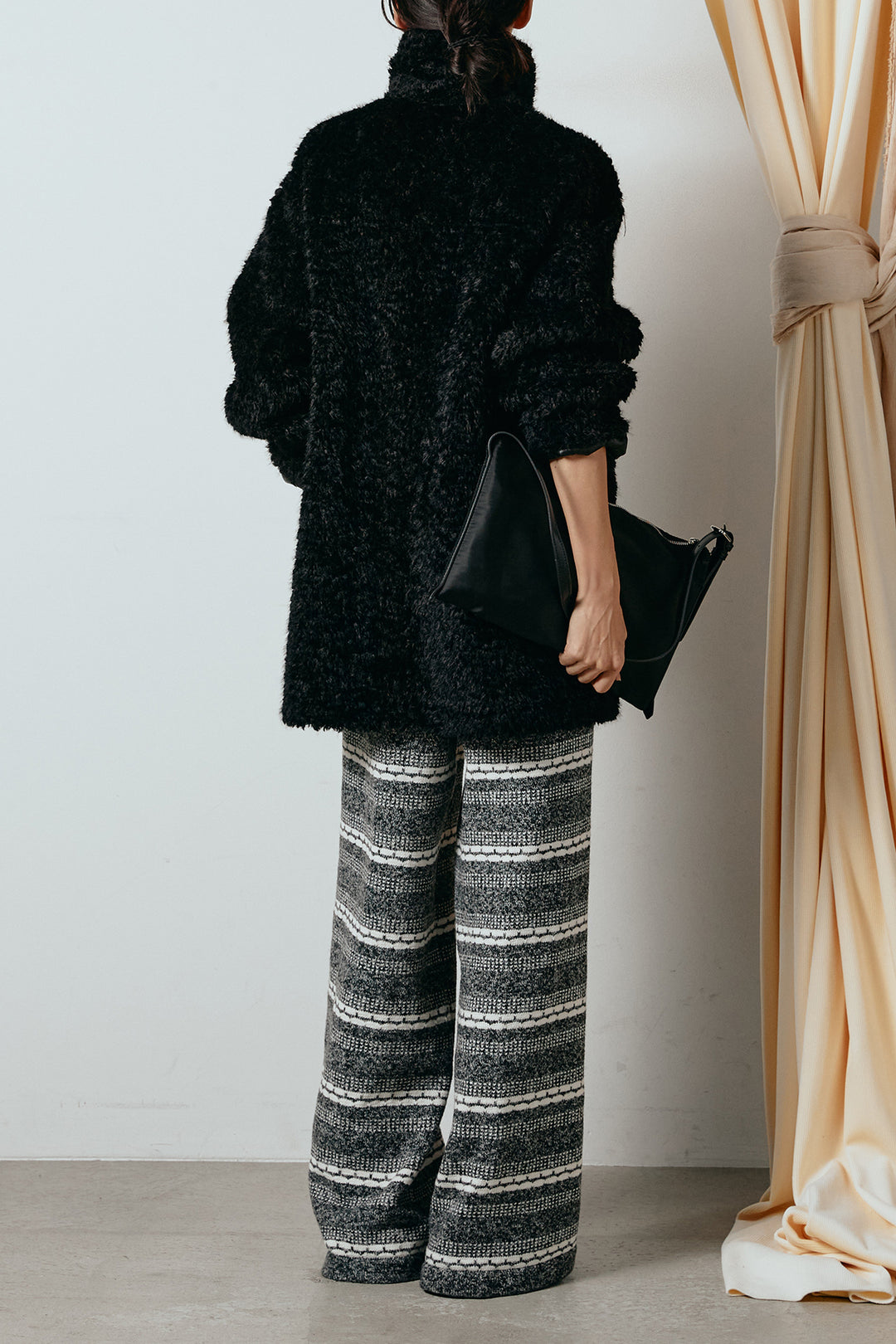 [SET]リバーシブルボアアウター+マルチライン柄リラックスニットパンツ(2set)