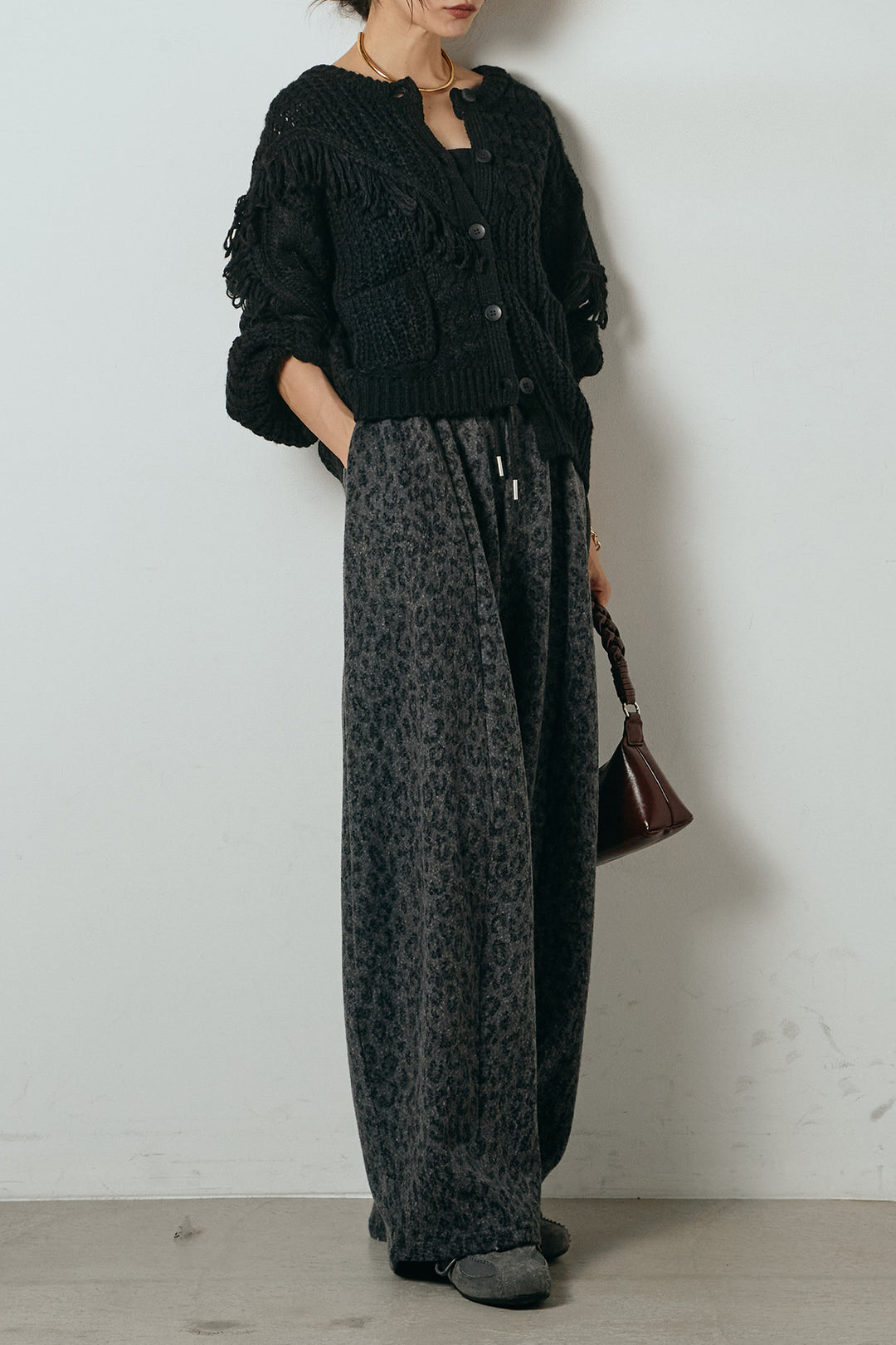[SET]ランダムフリンジニットカーディガン+リラックスレオパード柄ワイドパンツ(2set)
